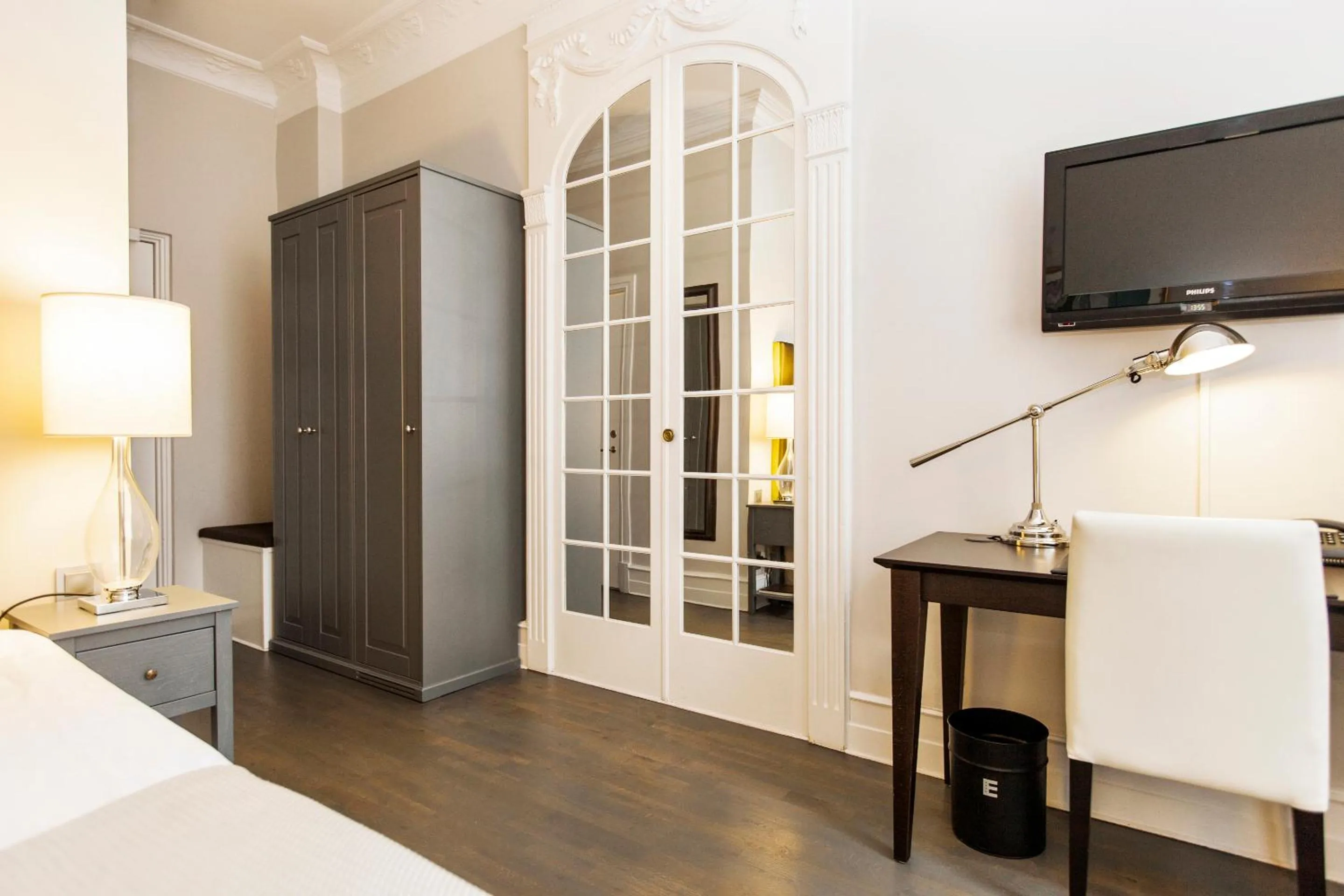 Photo of the whole room, Bed in Elite Hotel Savoy