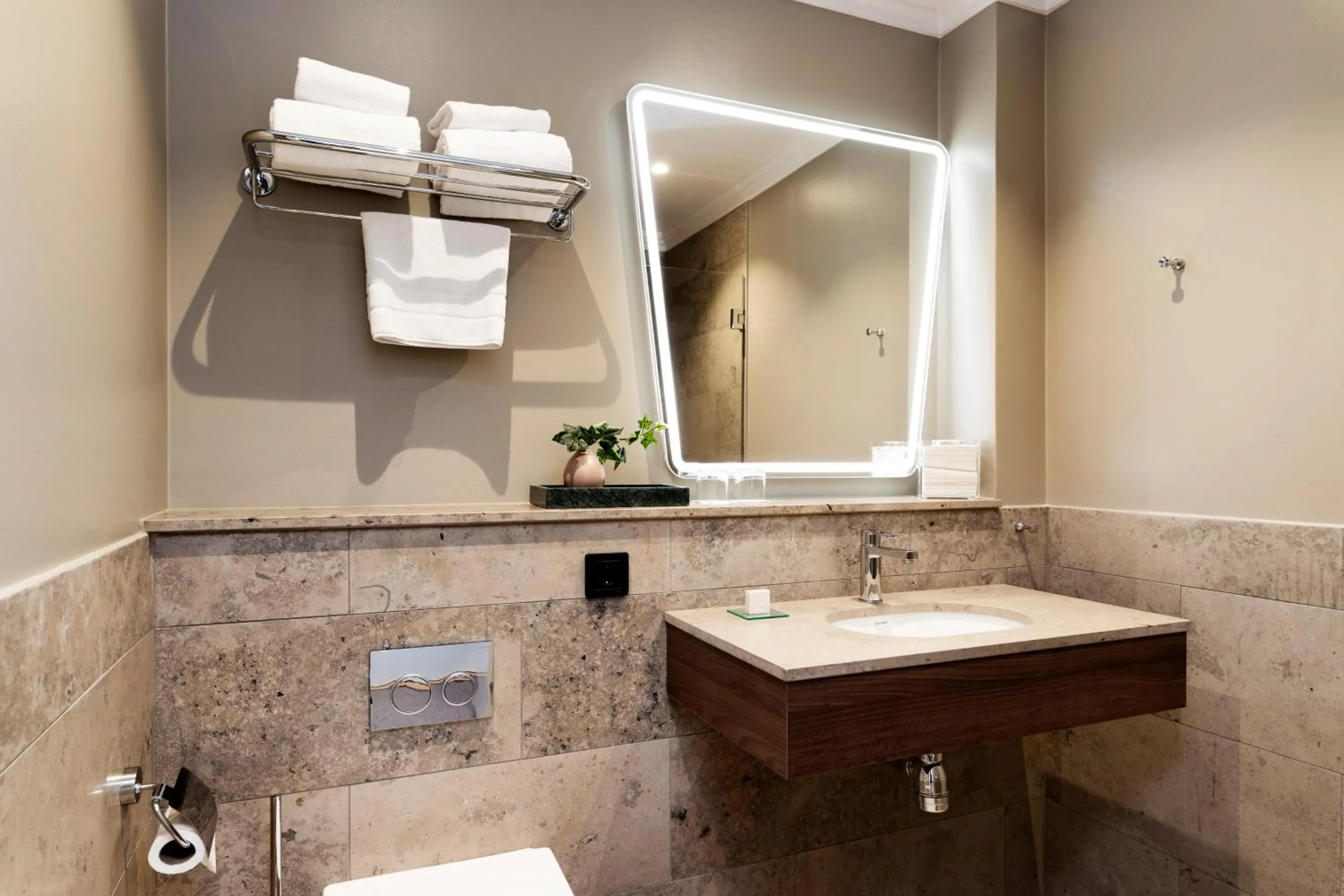 Bathroom in Elite Hotel Savoy