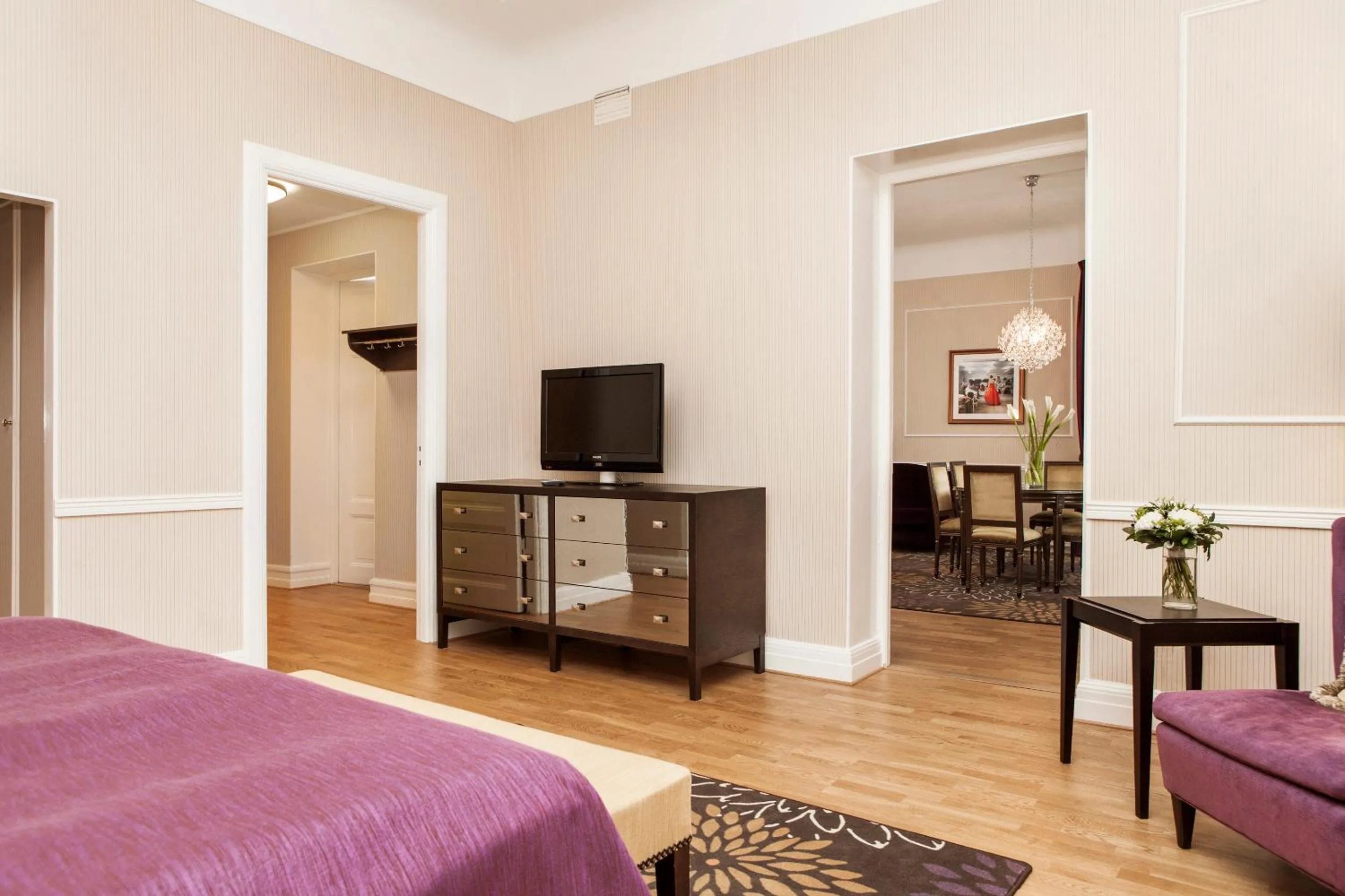 Photo of the whole room, Bed in Elite Hotel Savoy