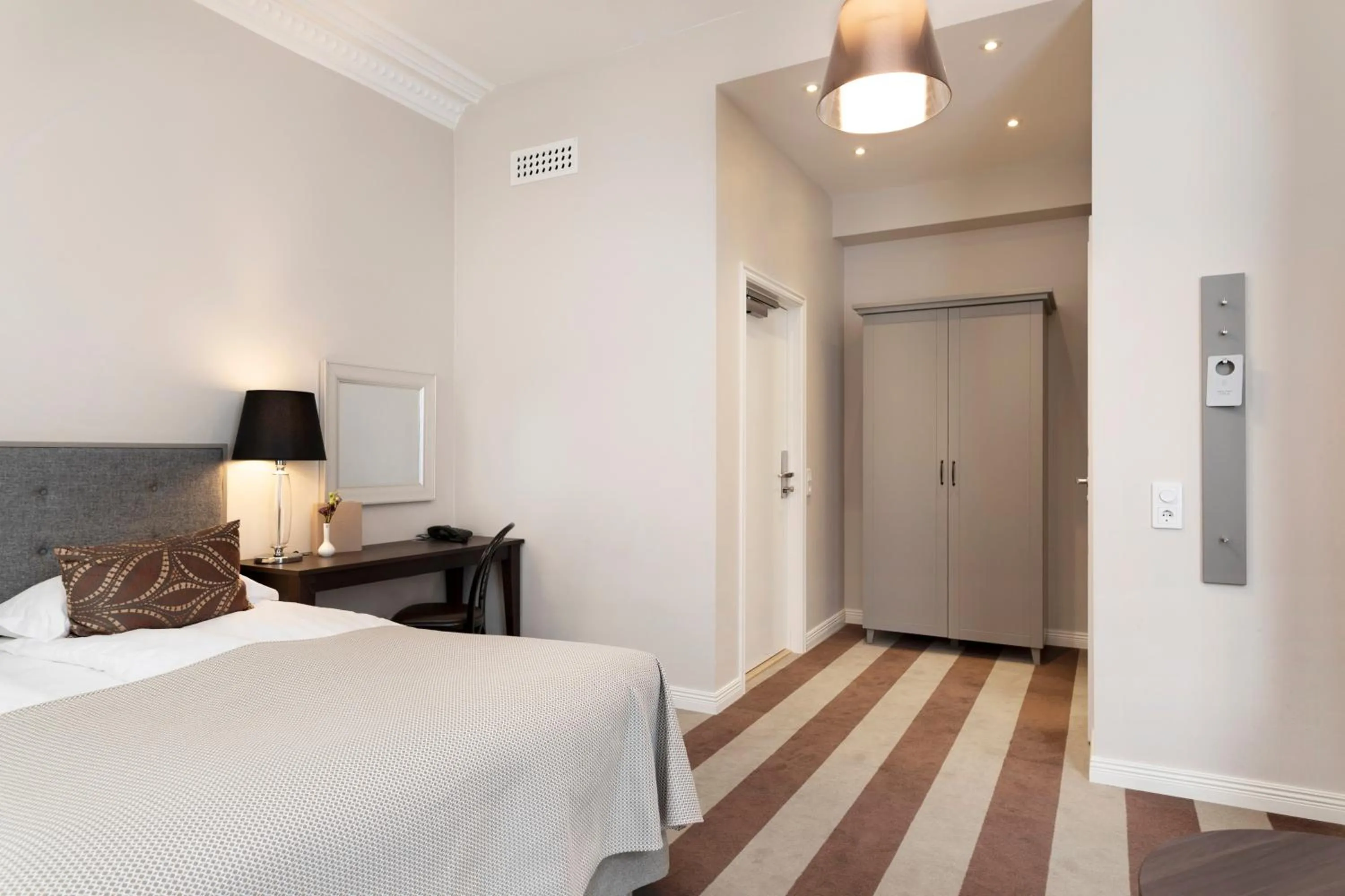 Bed in Elite Hotel Savoy