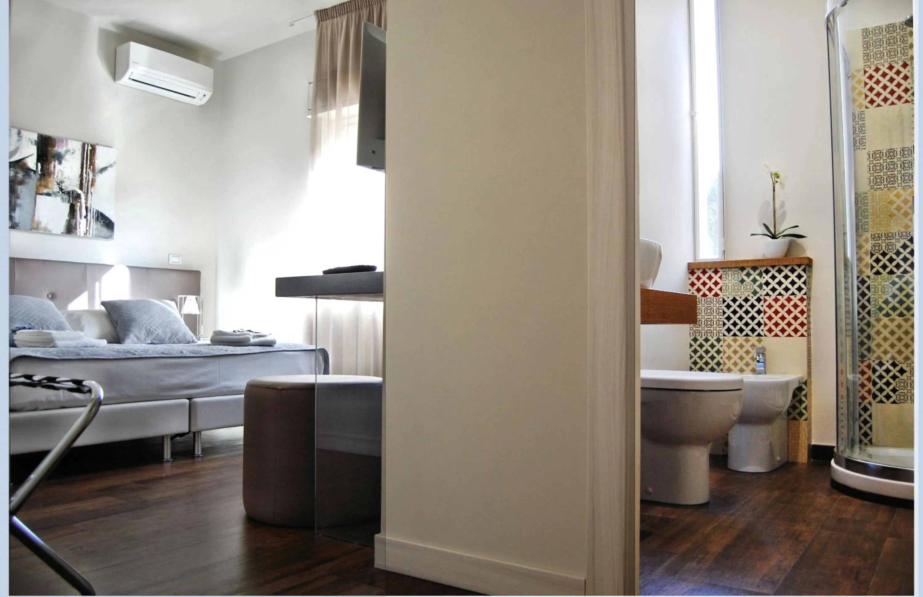 Toilet, Bed in I Segreti della Valle