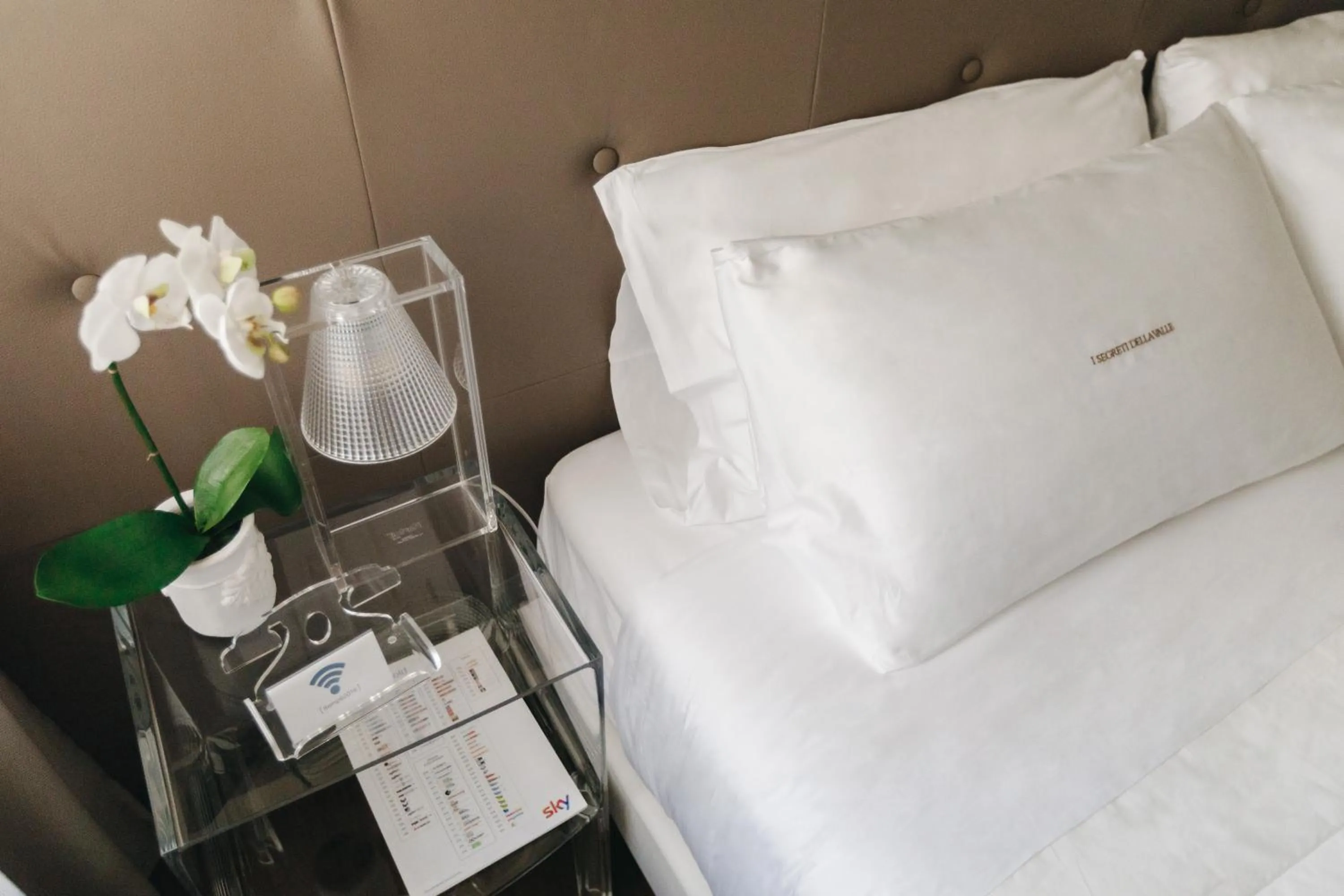 Decorative detail, Bed in I Segreti della Valle