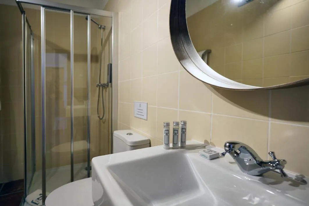 Shower in Vale Fuzeiros Nature Guest House