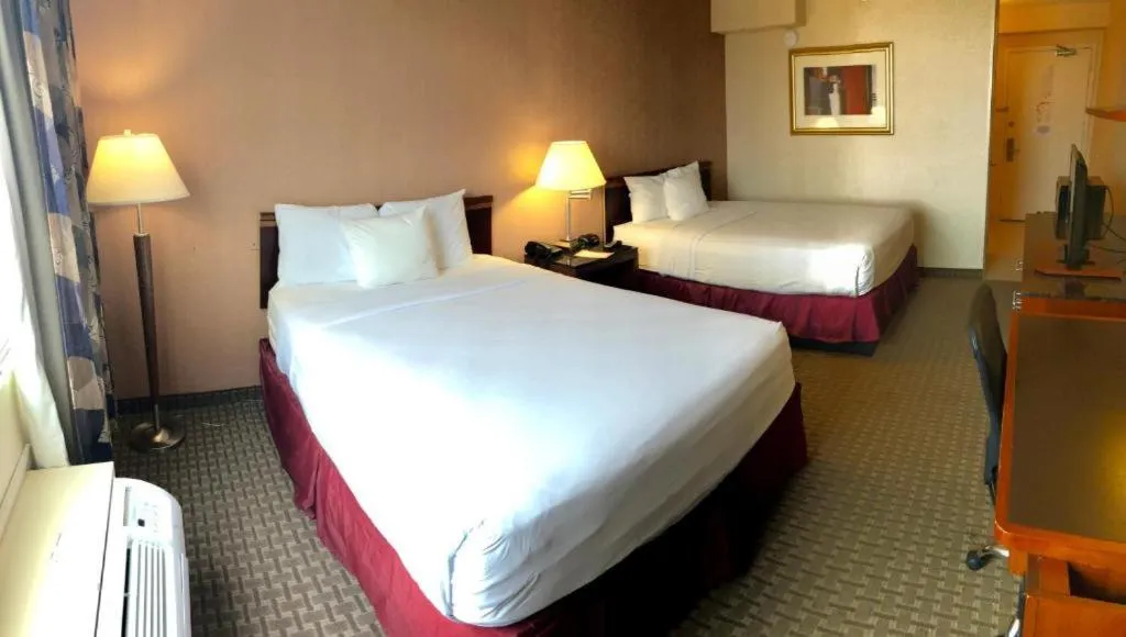 Photo of the whole room in E Hotel Banquet & Conference Center