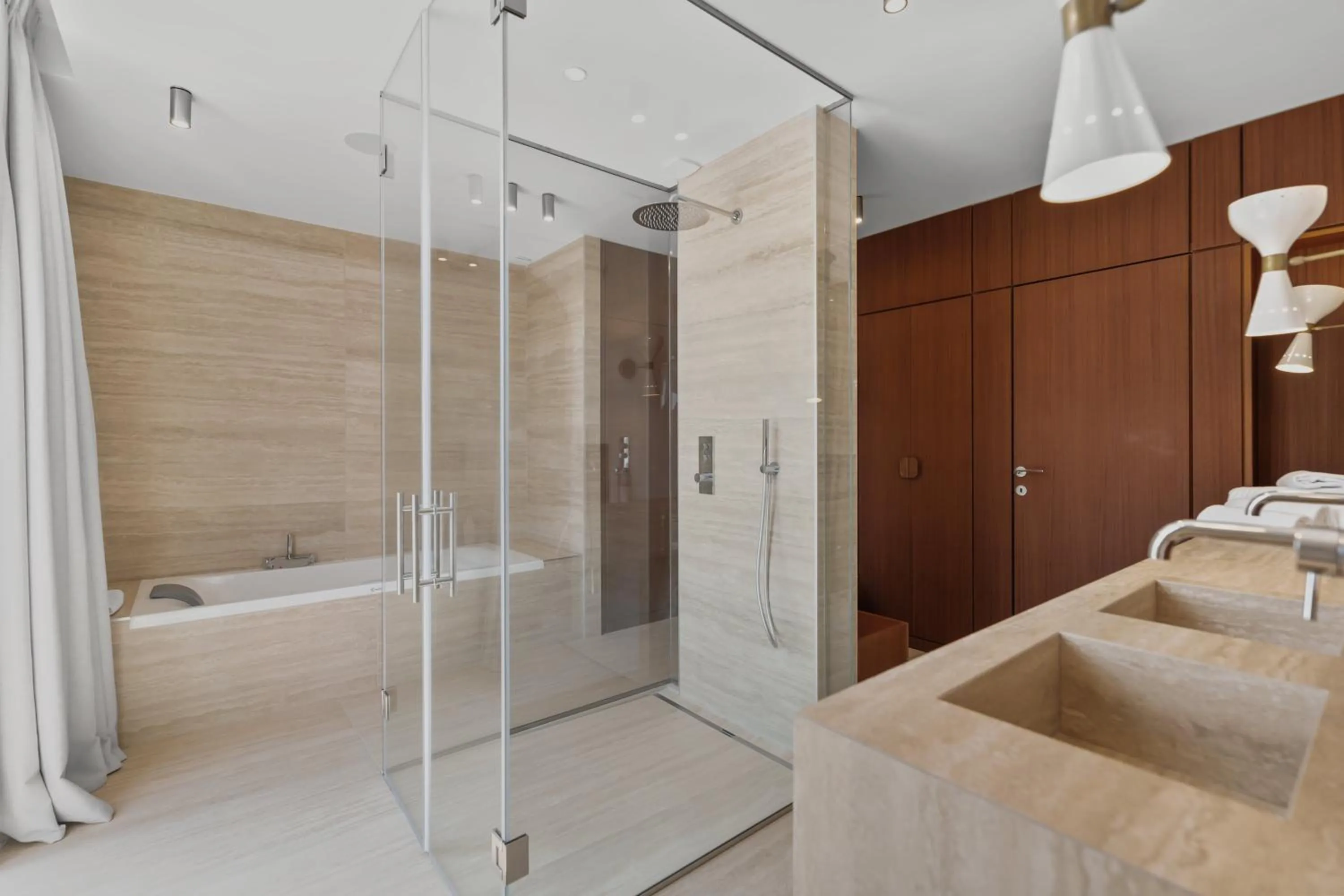 Shower in Hotel Casarose - Cannes Mandelieu