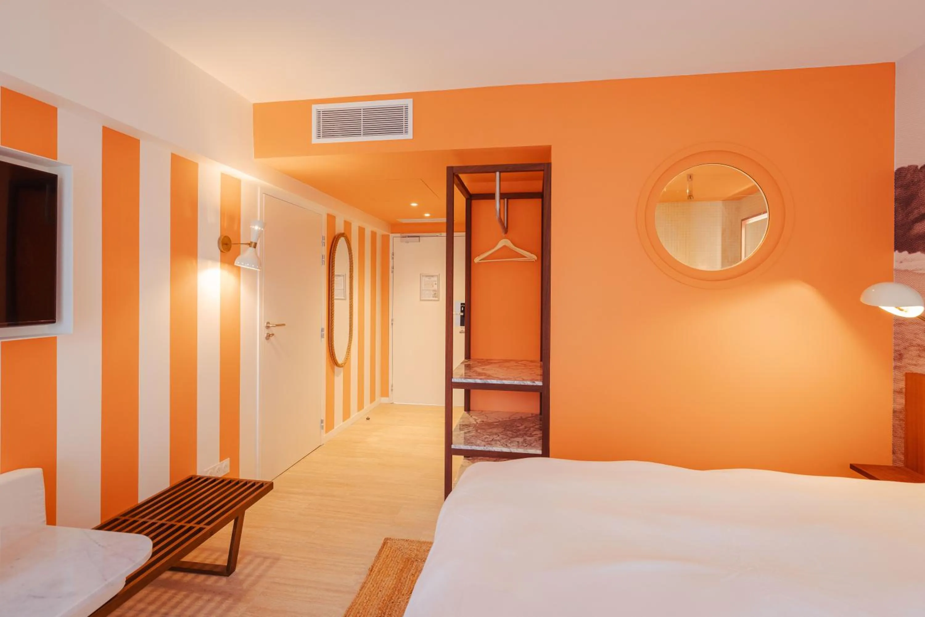 Bed in Hotel Casarose - Cannes Mandelieu