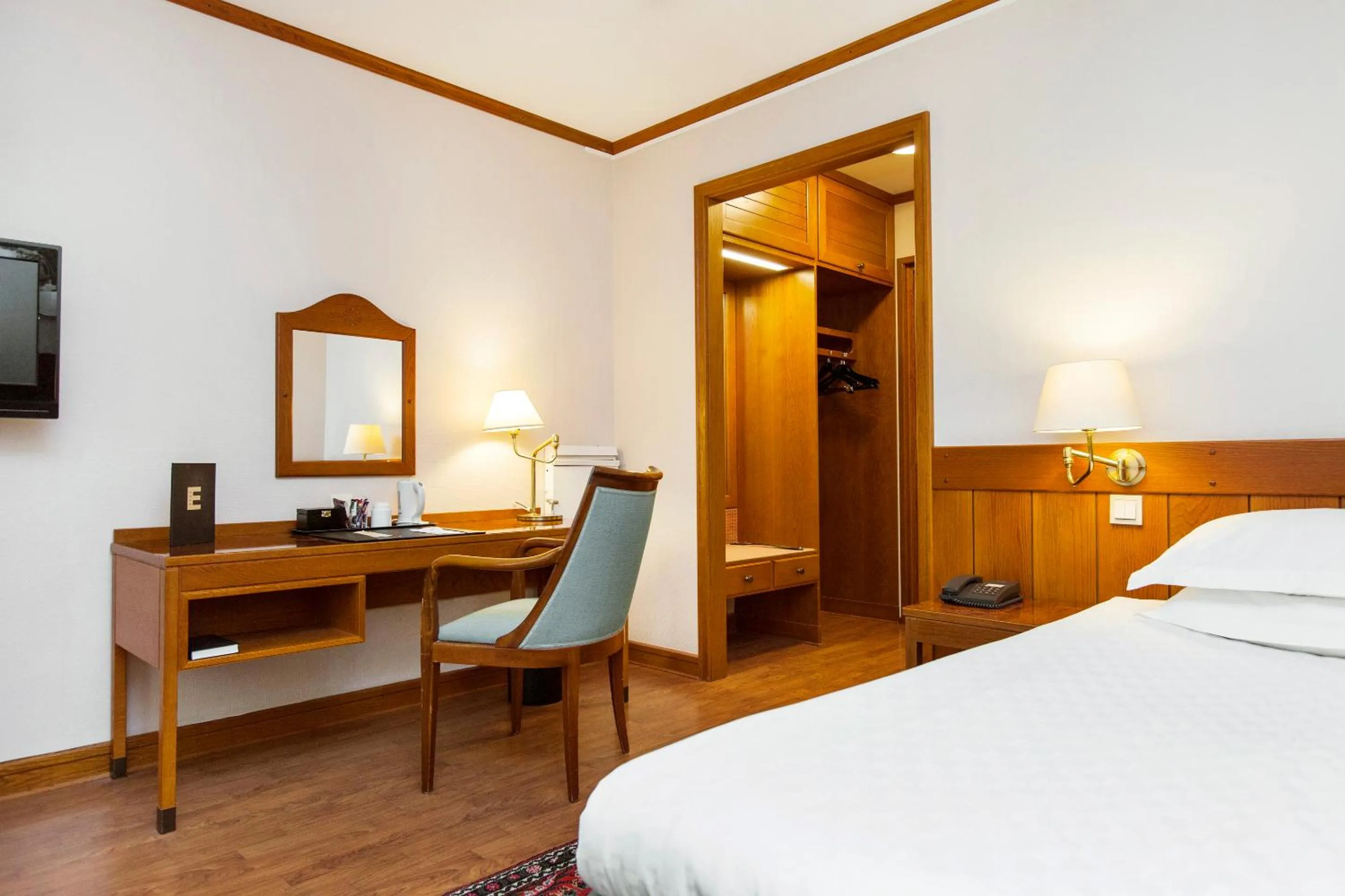 Photo of the whole room, Bed in Hotel Bishops Arms Malmö