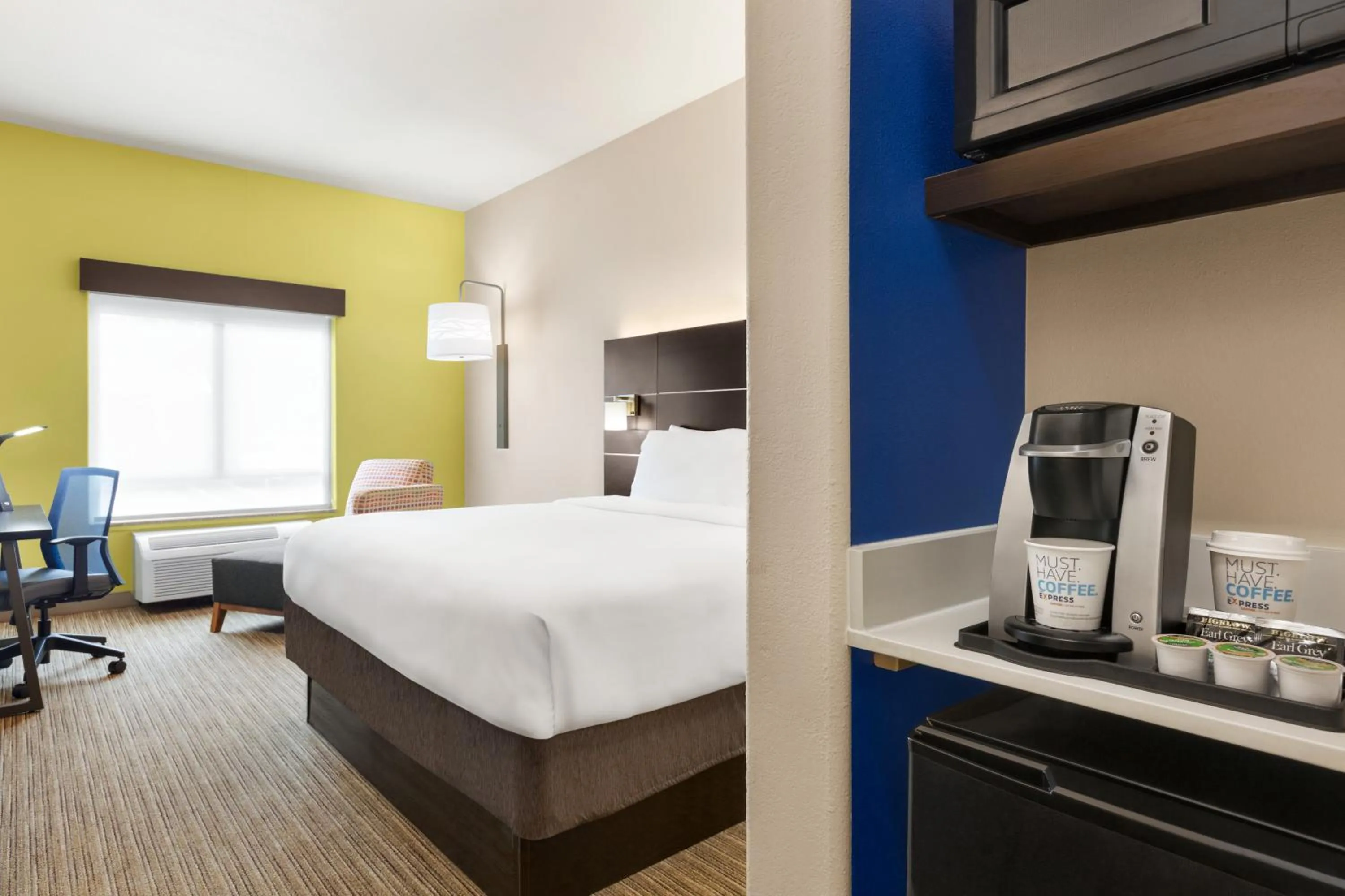 Bed in Holiday Inn Express Hotel & Suites San Antonio NW-Medical Area by IHG