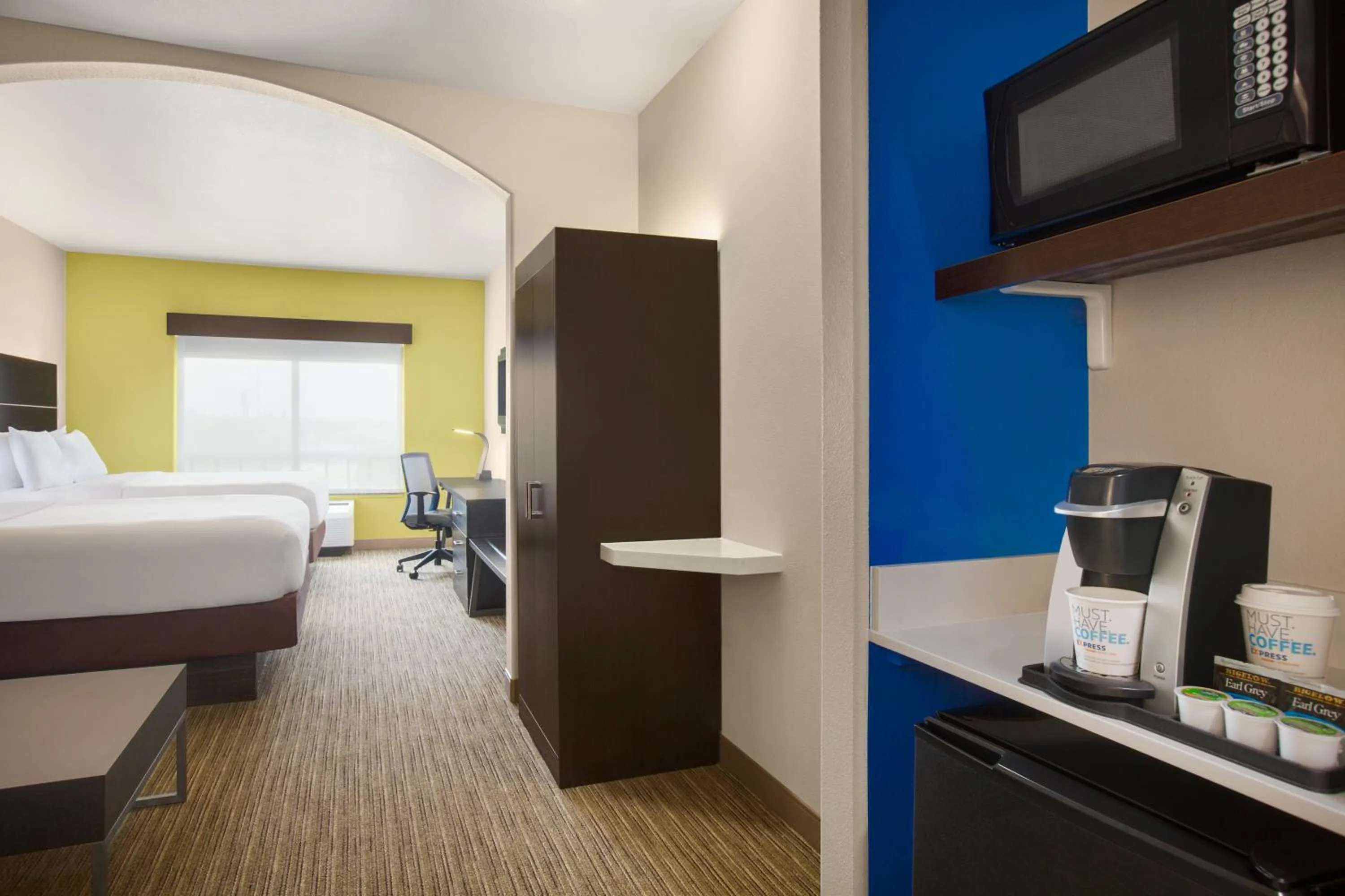 Bed in Holiday Inn Express Hotel & Suites San Antonio NW-Medical Area by IHG