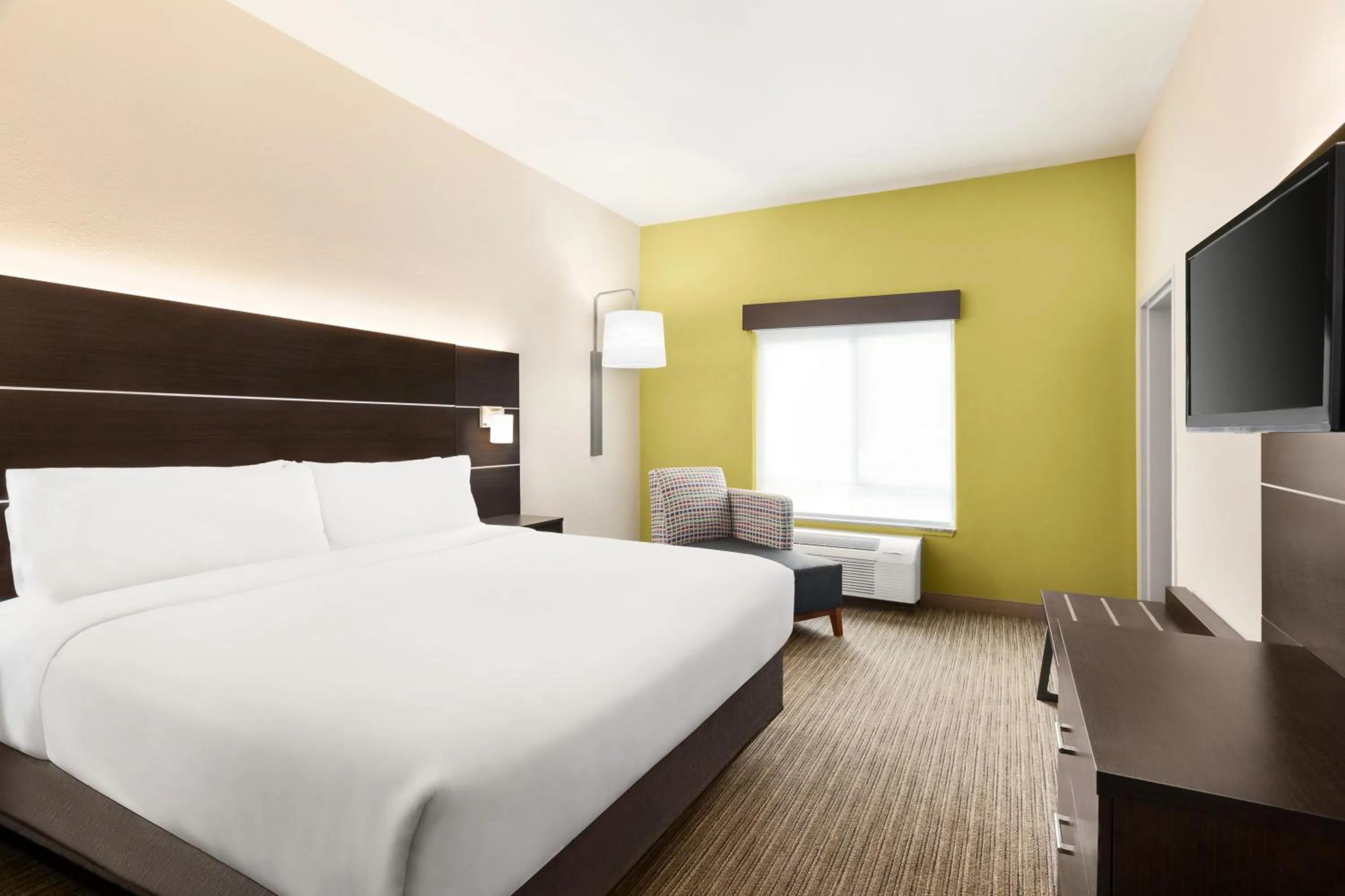 Bed in Holiday Inn Express Hotel & Suites San Antonio NW-Medical Area by IHG