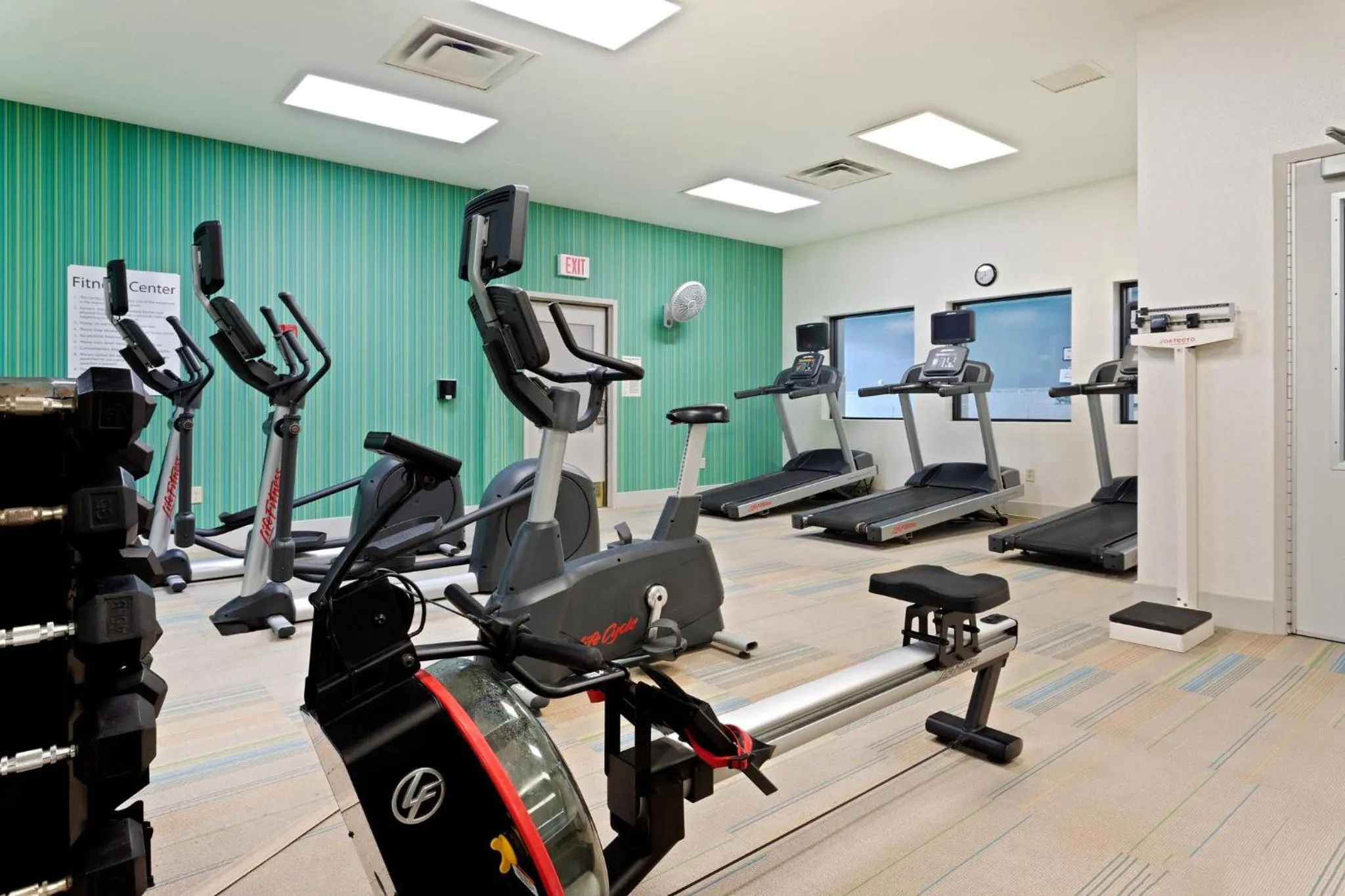 Fitness centre/facilities in Holiday Inn Express Hauppauge-Long Island by IHG