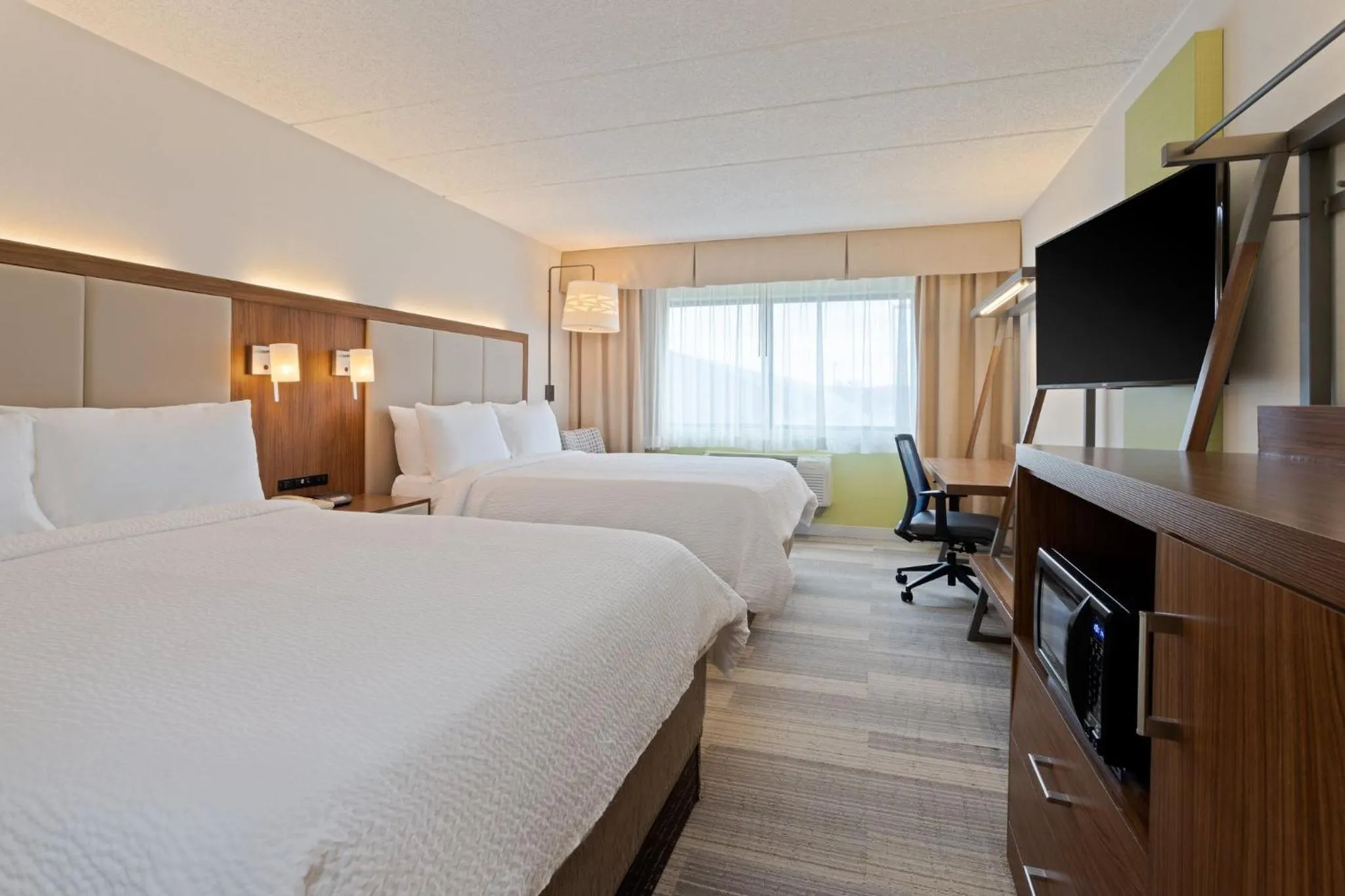 Photo of the whole room, Bed in Holiday Inn Express Hauppauge-Long Island by IHG