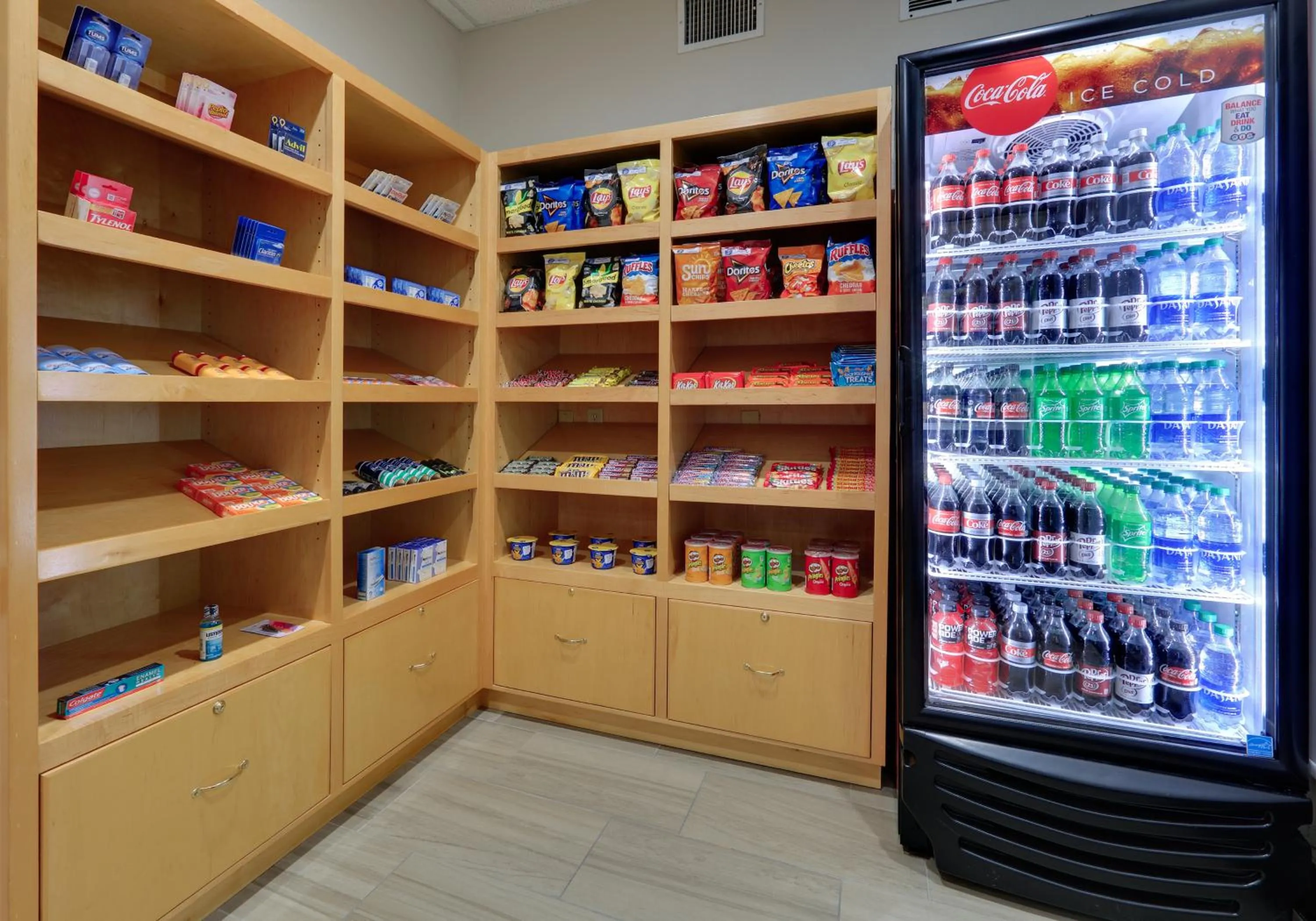 On-site shops in Holiday Inn Express & Suites - Austin - Round Rock by IHG