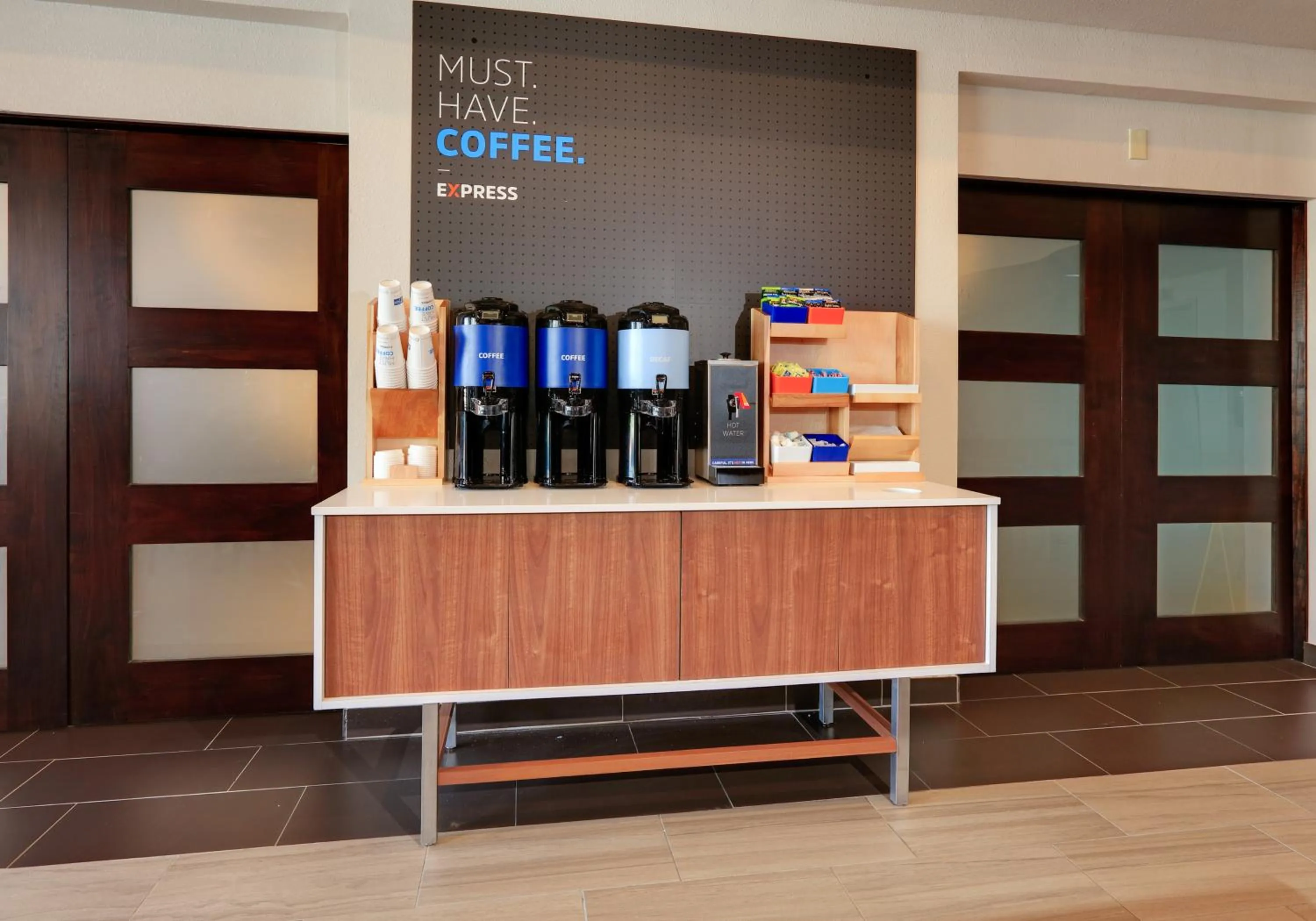 Coffee/tea facilities in Holiday Inn Express & Suites - Austin - Round Rock by IHG