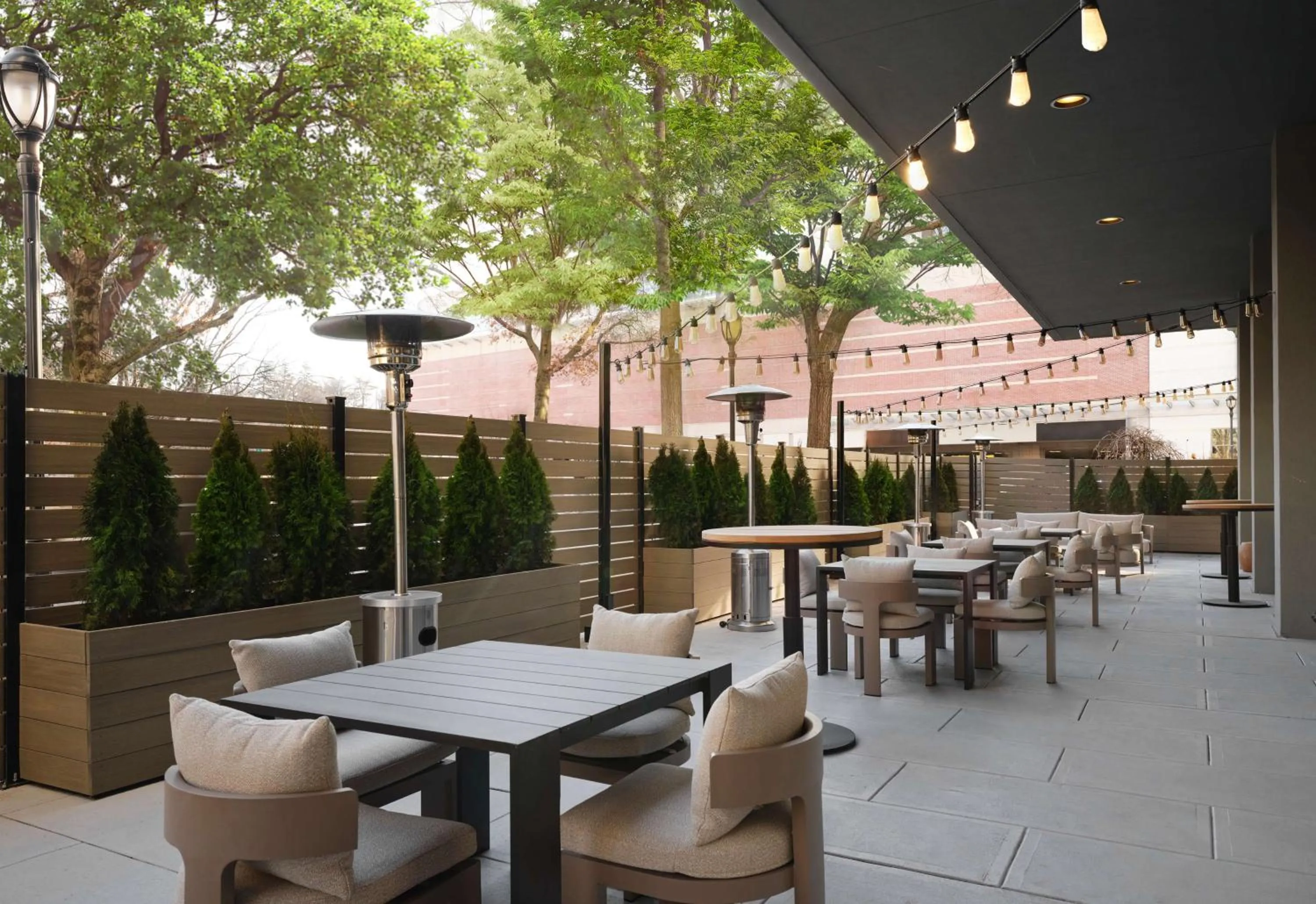 Property building in Sonesta White Plains Downtown