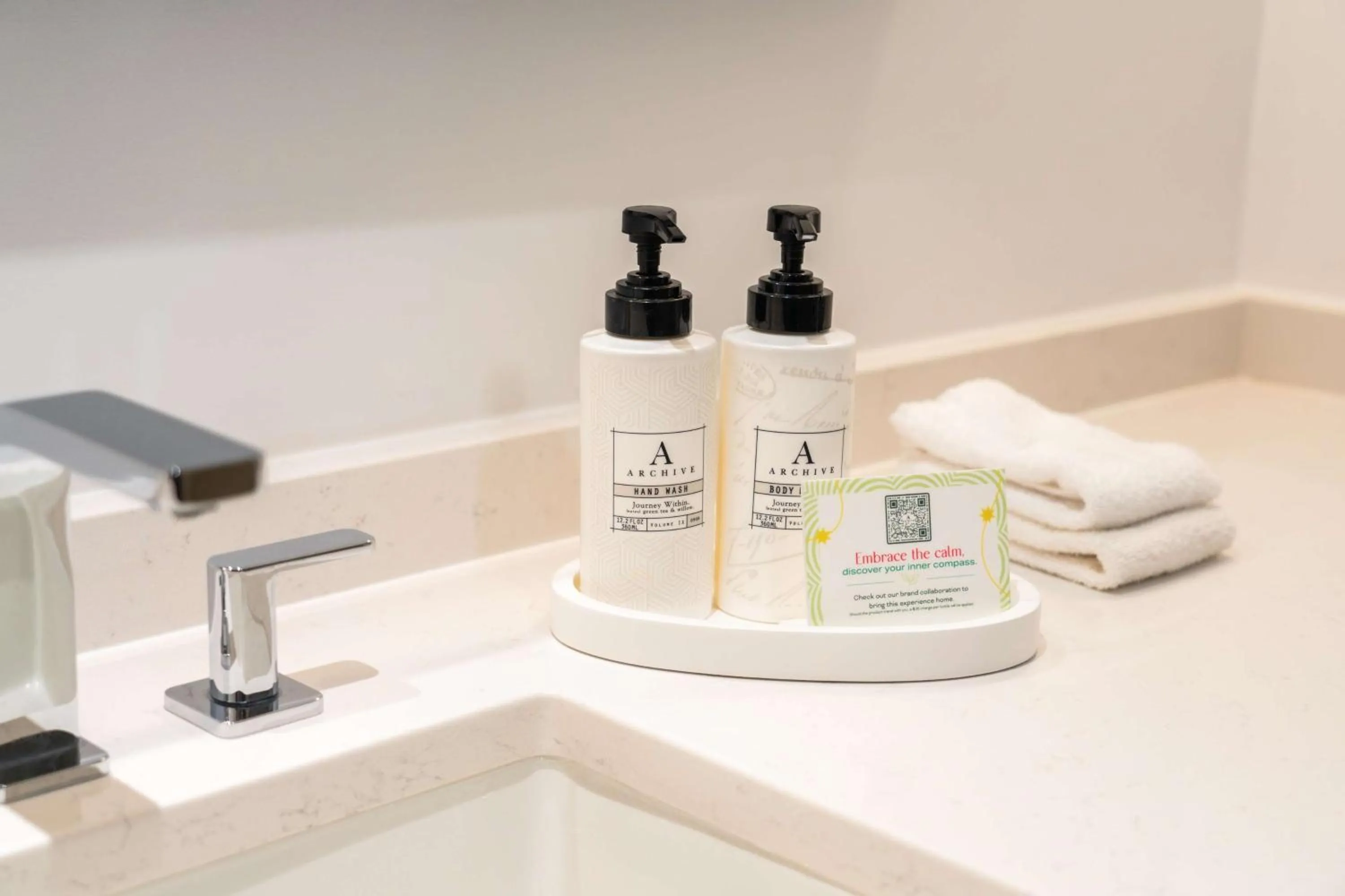 Bedroom in Sonesta White Plains Downtown