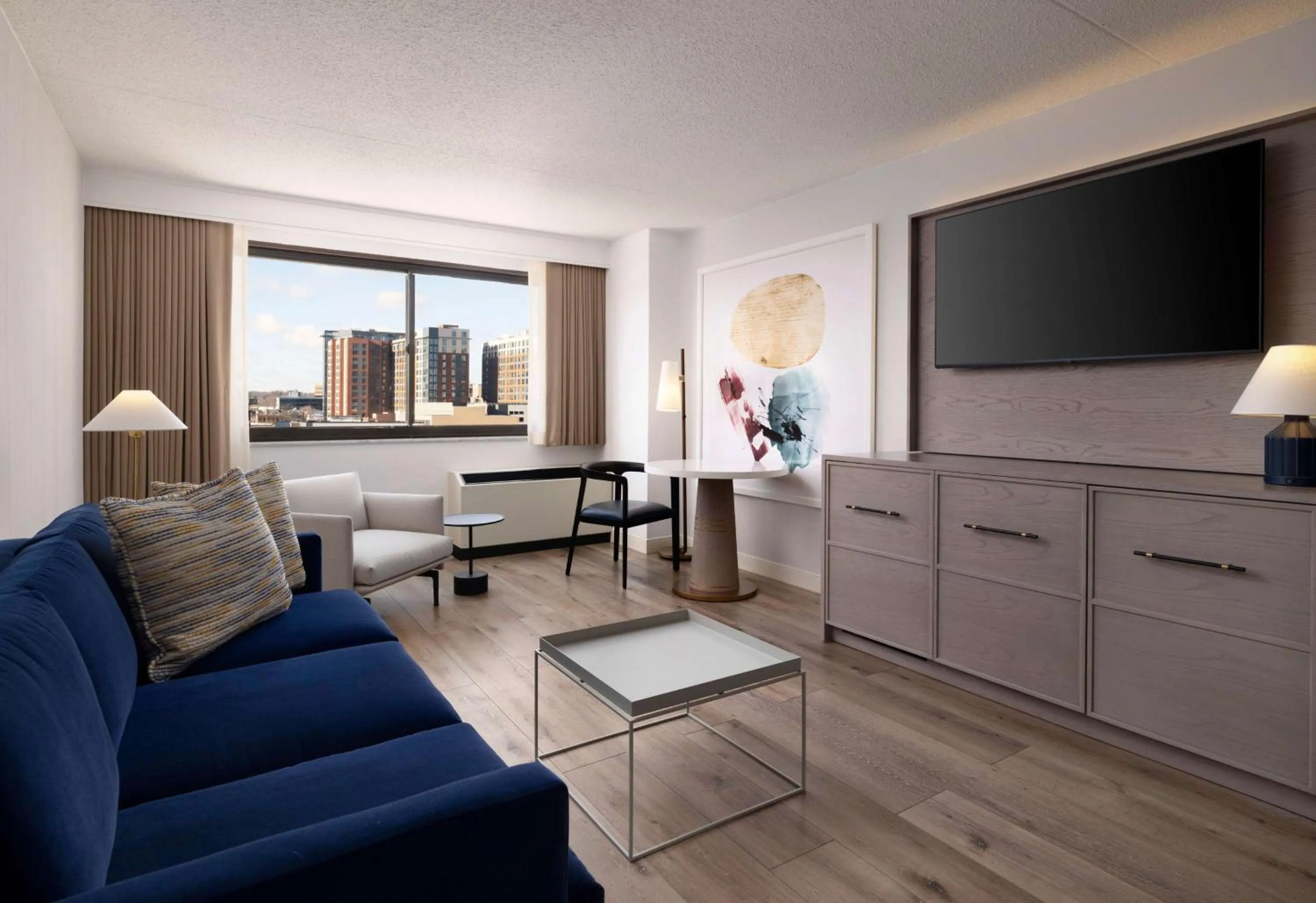 Bedroom in Sonesta White Plains Downtown