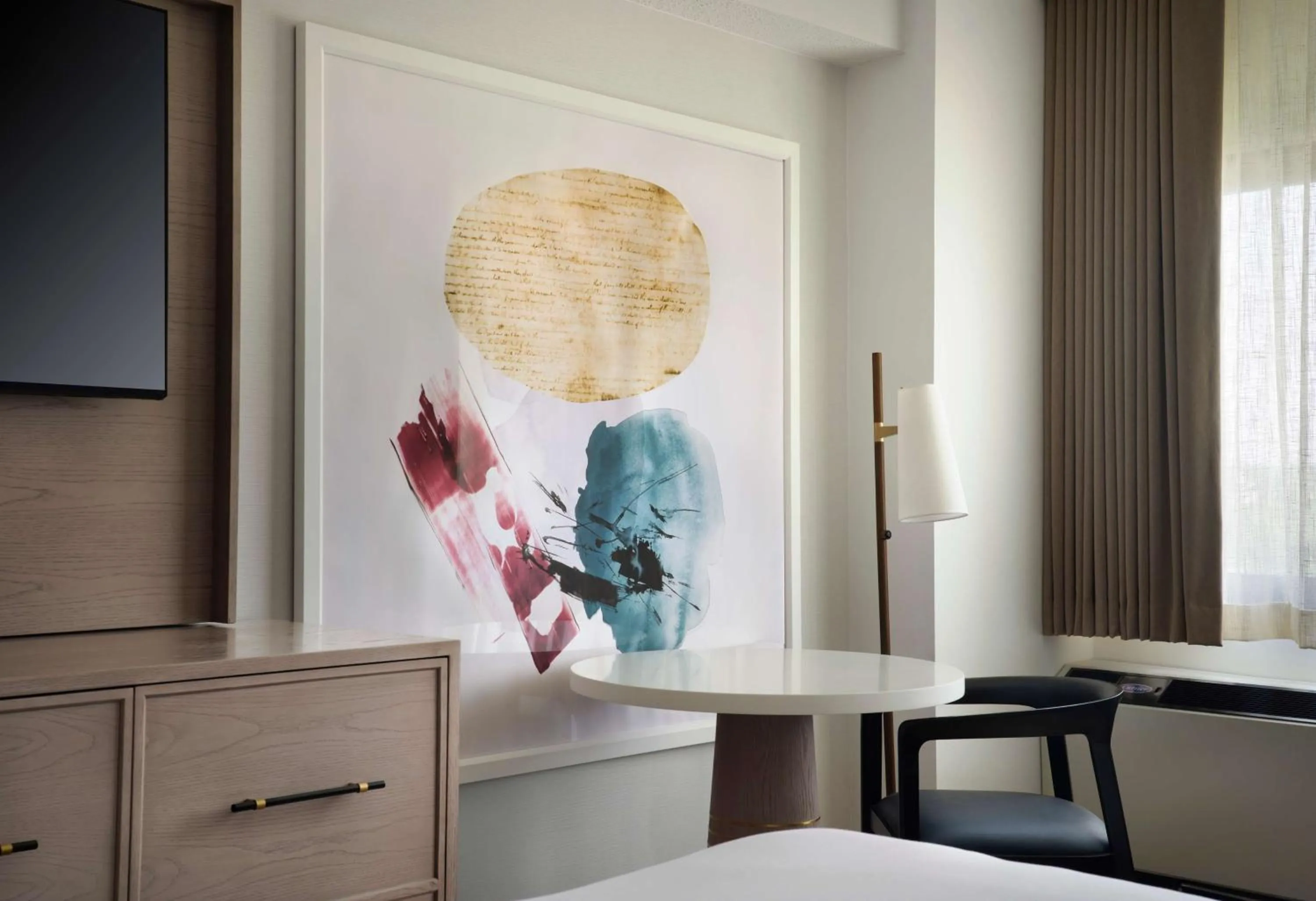 Bedroom in Sonesta White Plains Downtown