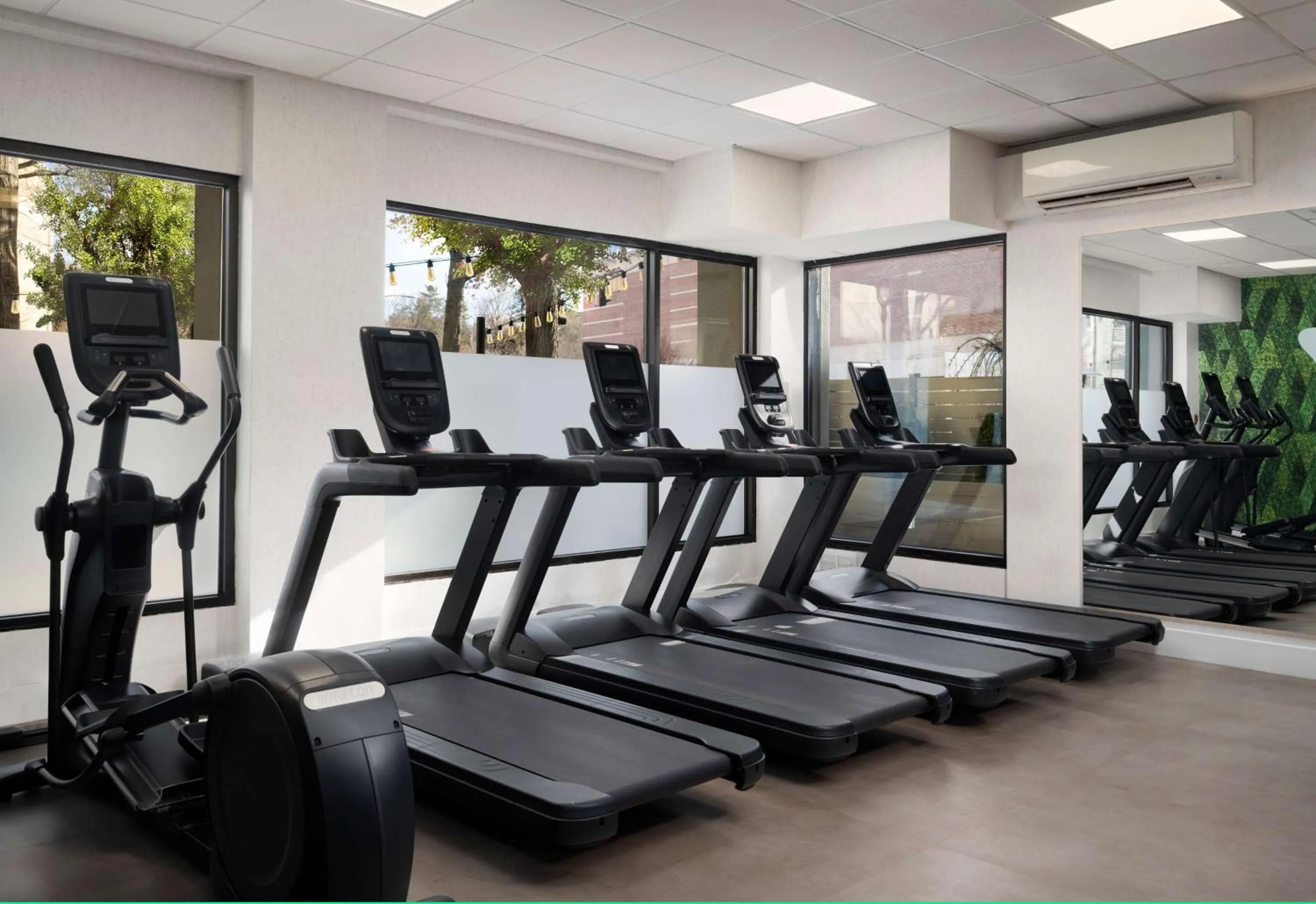 Fitness centre/facilities in Sonesta White Plains Downtown