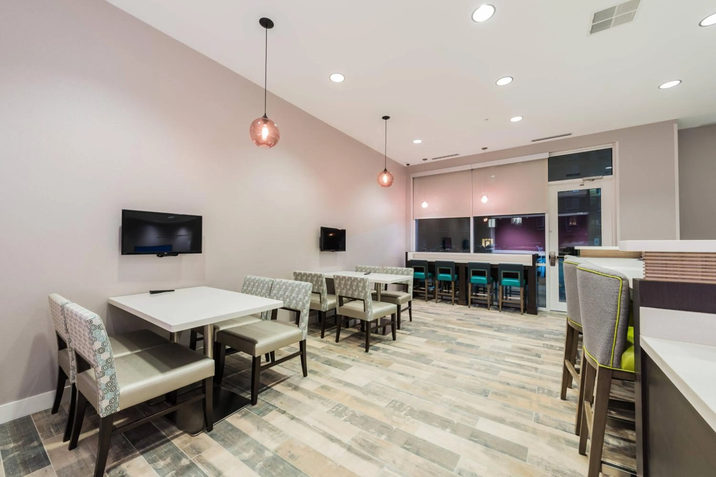 Breakfast in TownePlace Suites by Marriott Chicago Schaumburg