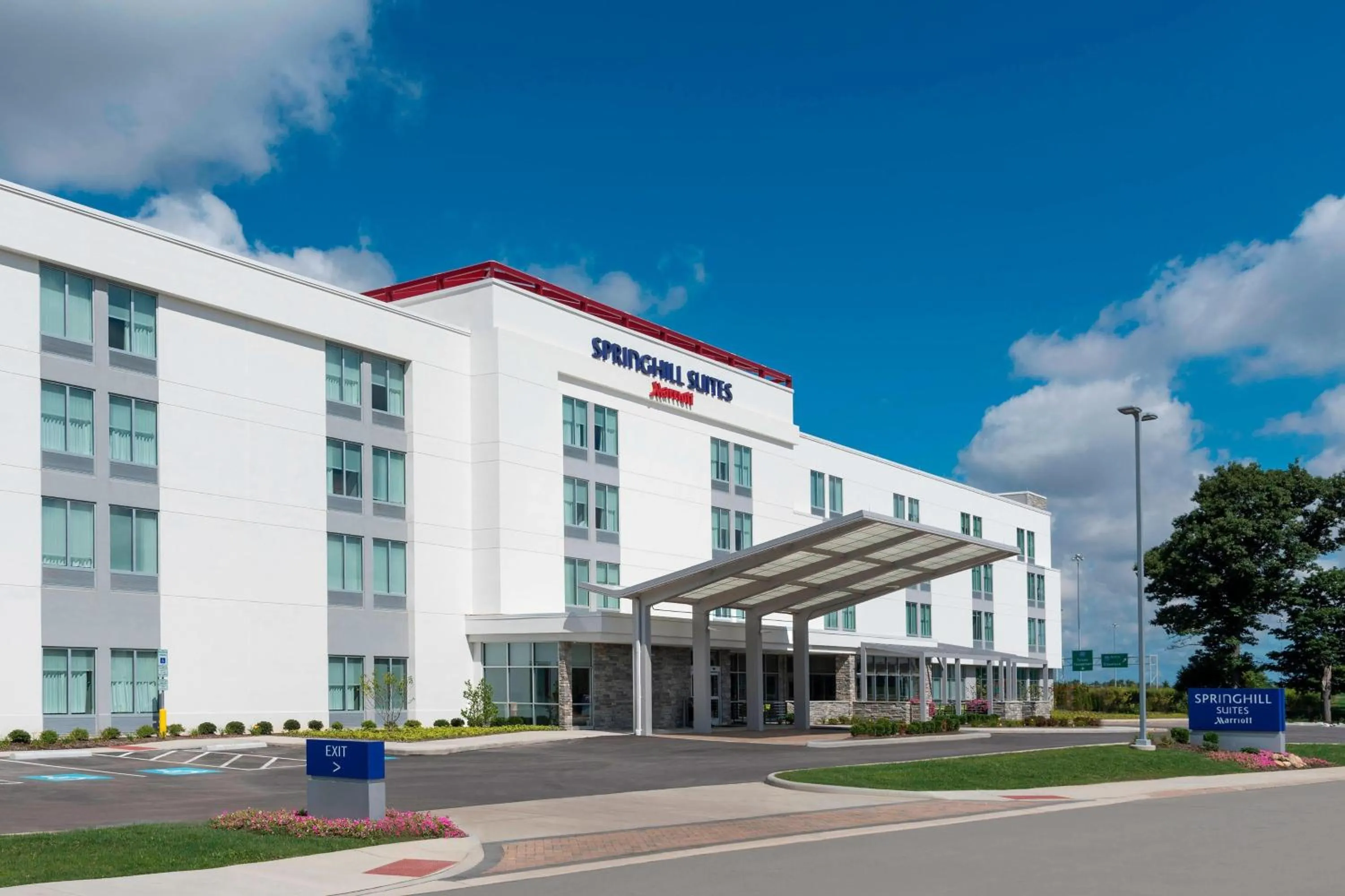 Property building in SpringHill Suites by Marriott Cleveland Independence