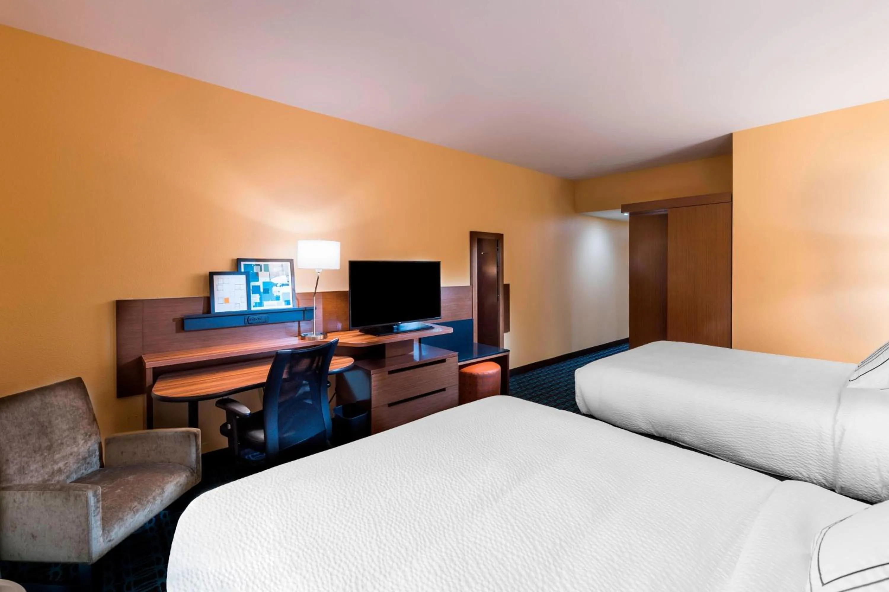 Bedroom, Bed in Fairfield Inn & Suites by Marriott Dallas Waxahachie