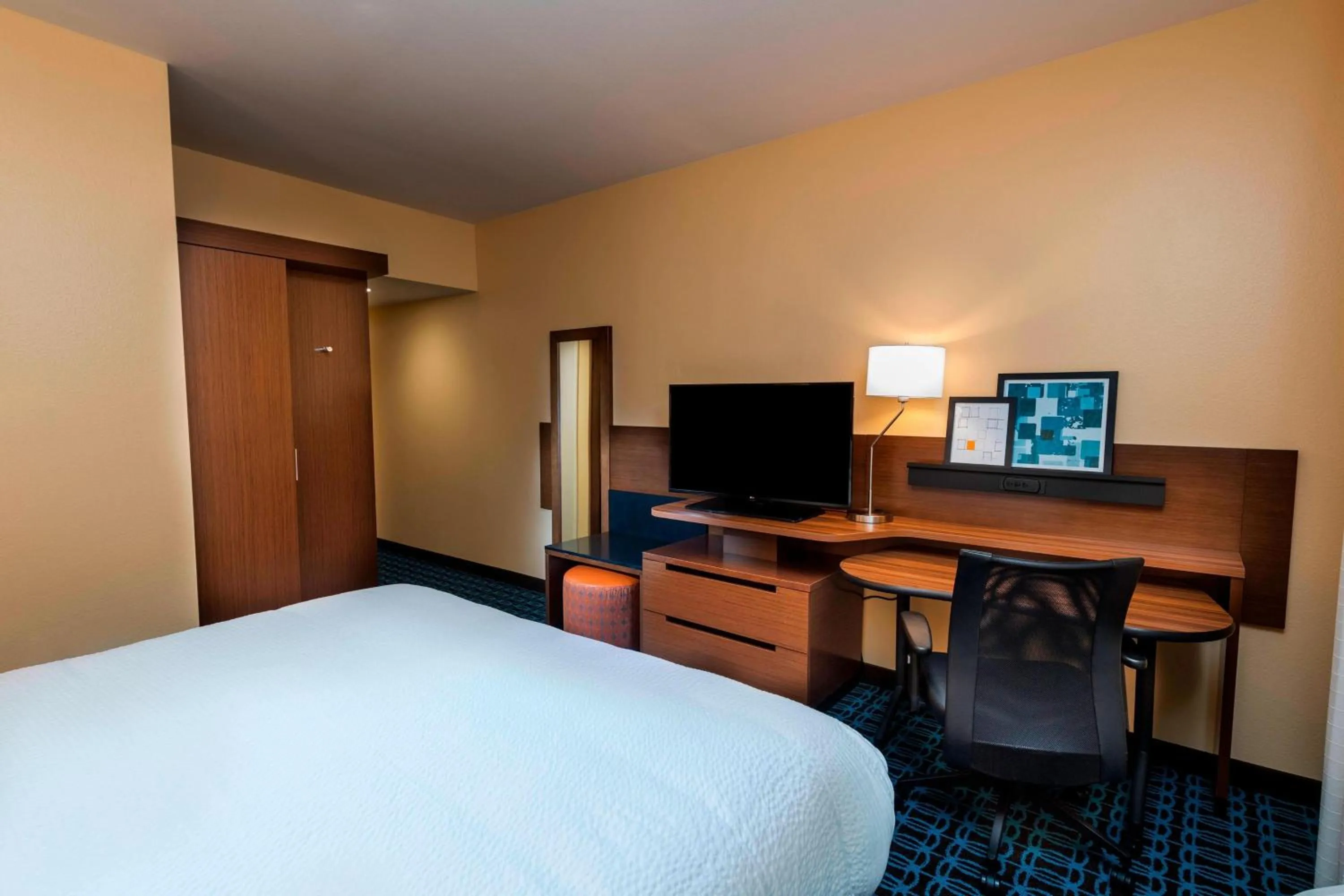Bedroom, Bed in Fairfield Inn & Suites by Marriott Dallas Waxahachie