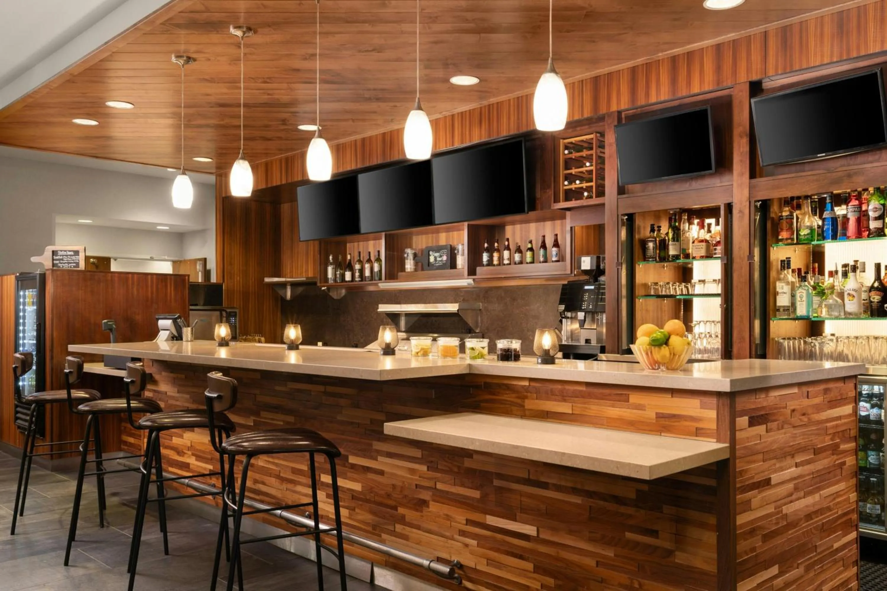 Lounge or bar in Courtyard by Marriott Denver North/Westminster