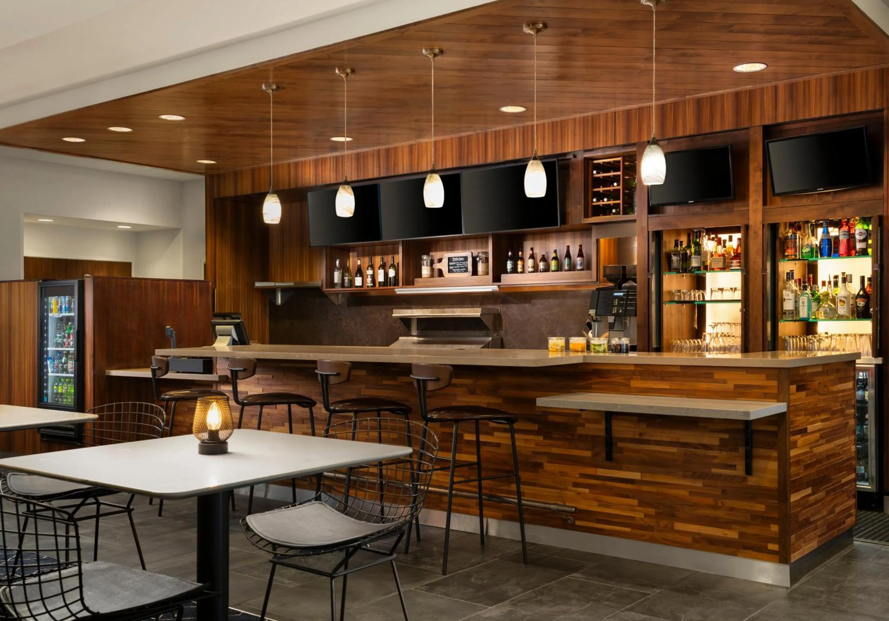 Restaurant/places to eat in Courtyard by Marriott Denver North/Westminster