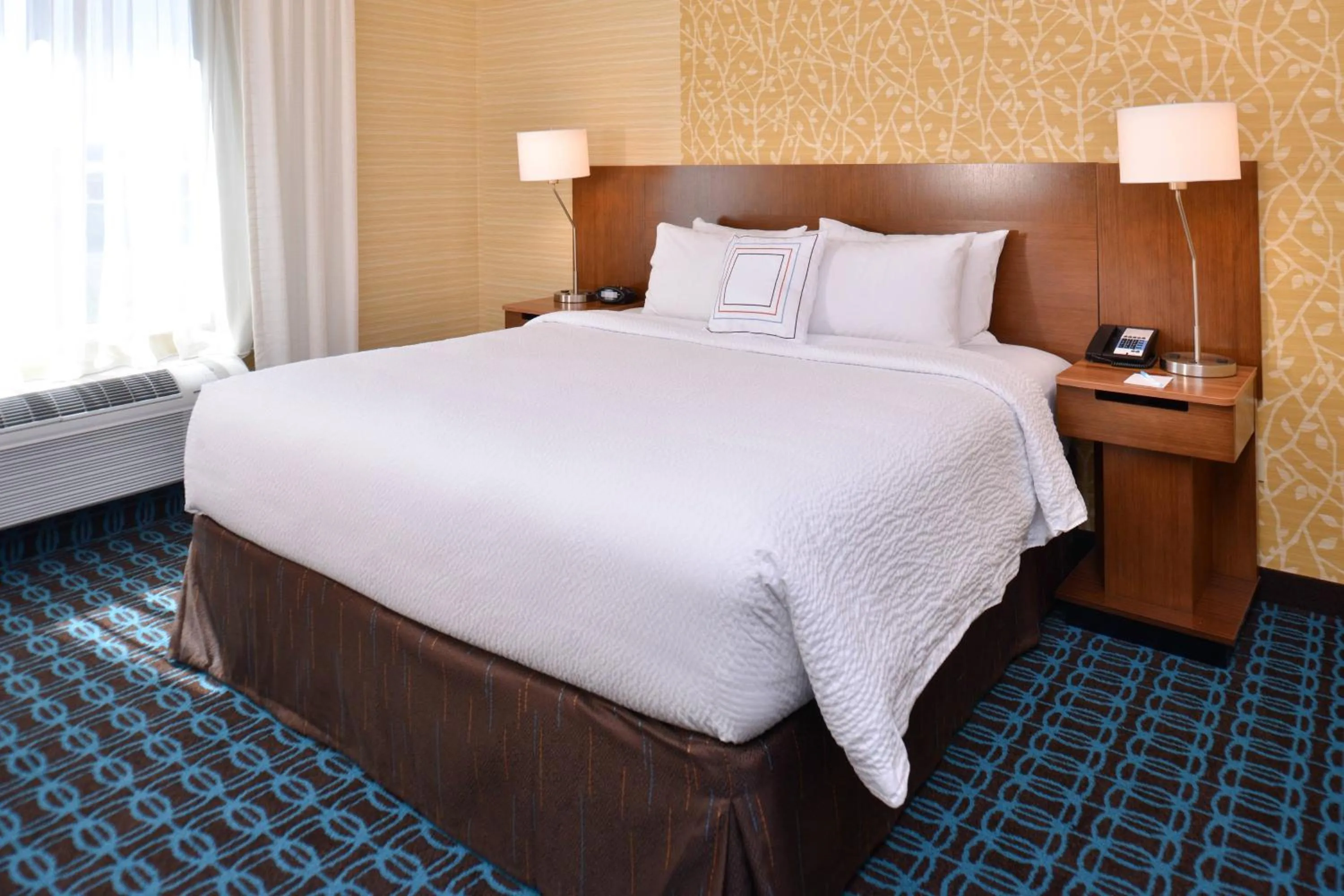 Photo of the whole room, Bed in Fairfield Inn & Suites Farmington