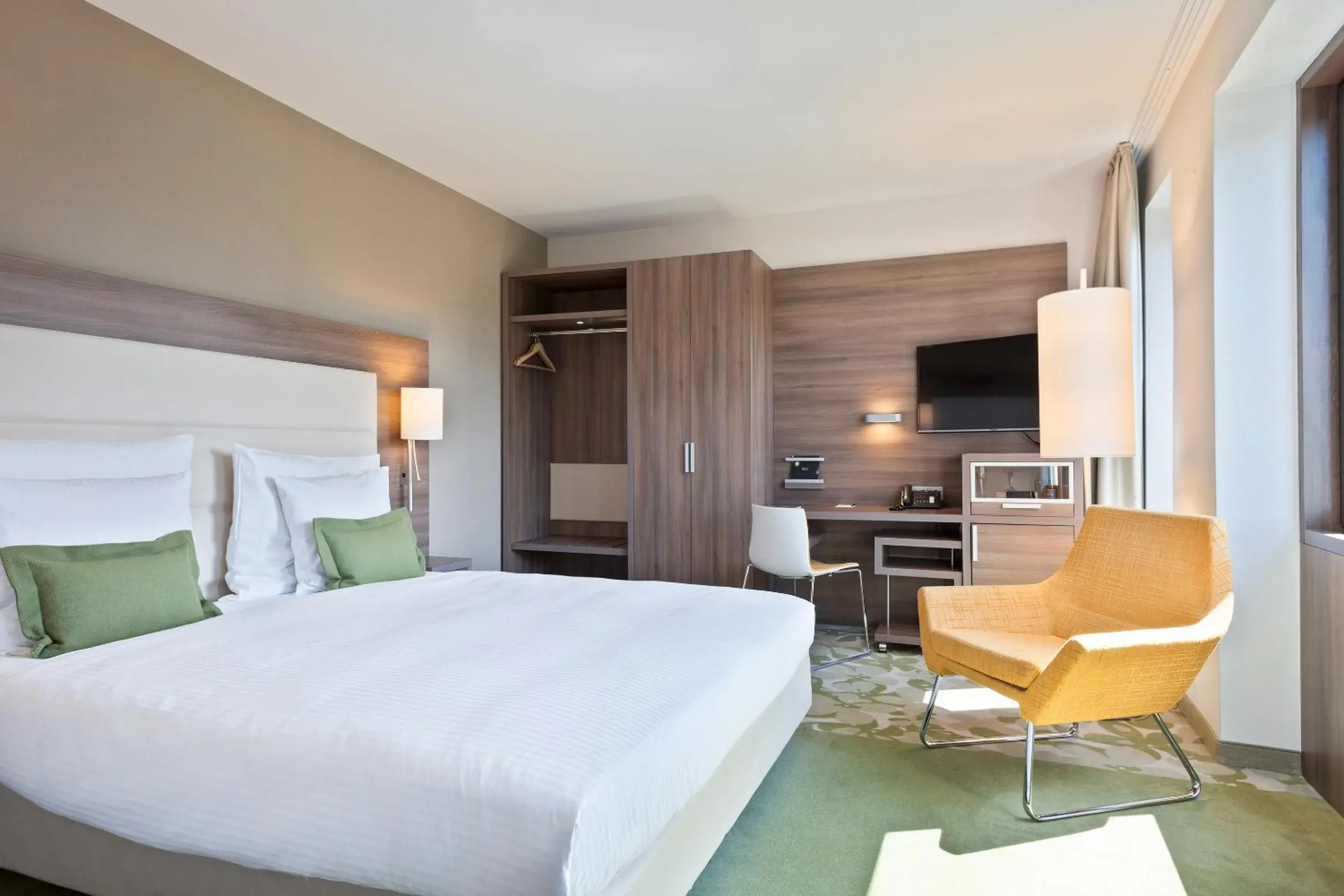 Melia Guestroom with Park View in Meliá Düsseldorf Melia Guestroom with Park View in Meliá Düsseldorf