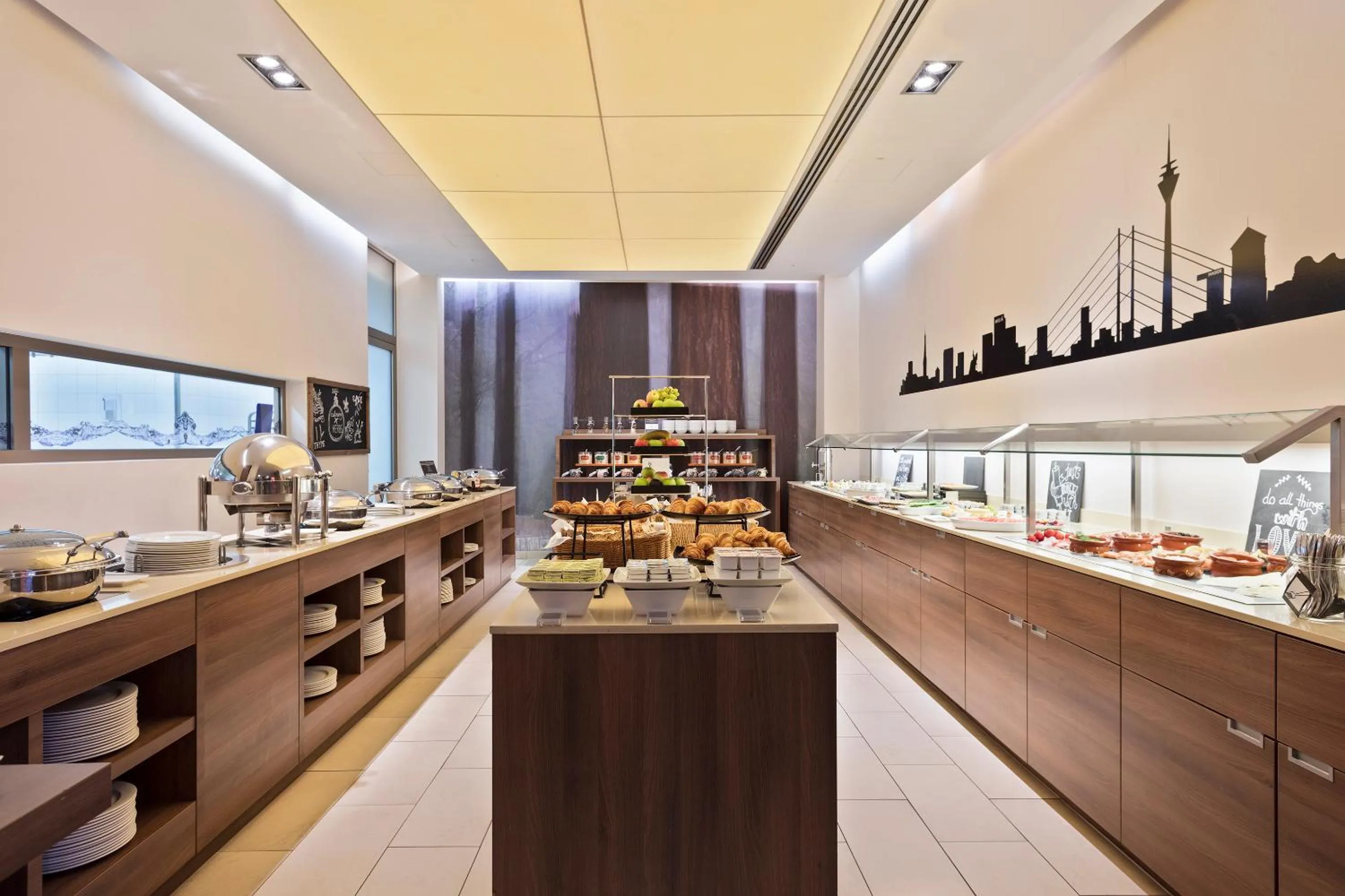 Continental breakfast in Meliá Düsseldorf