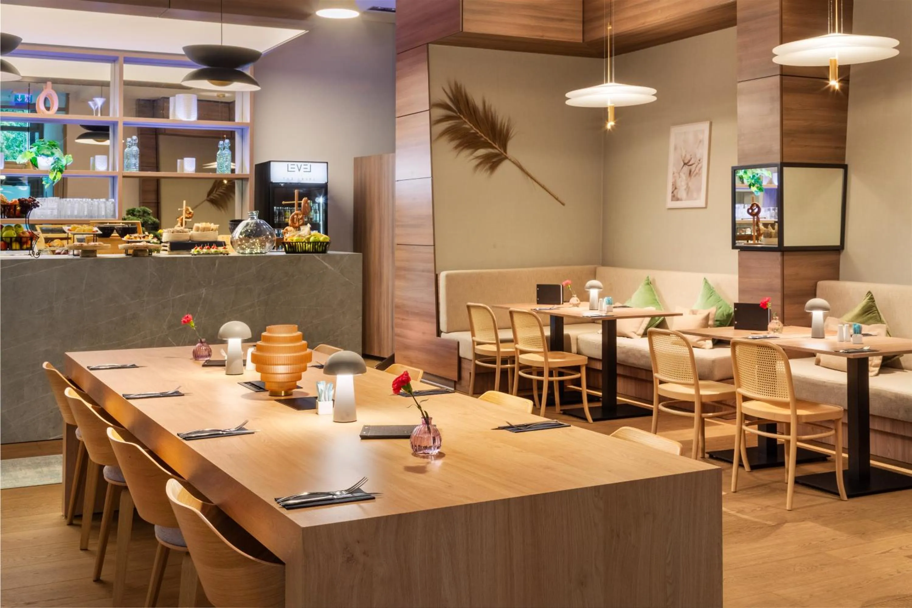 Restaurant/places to eat in Meliá Düsseldorf