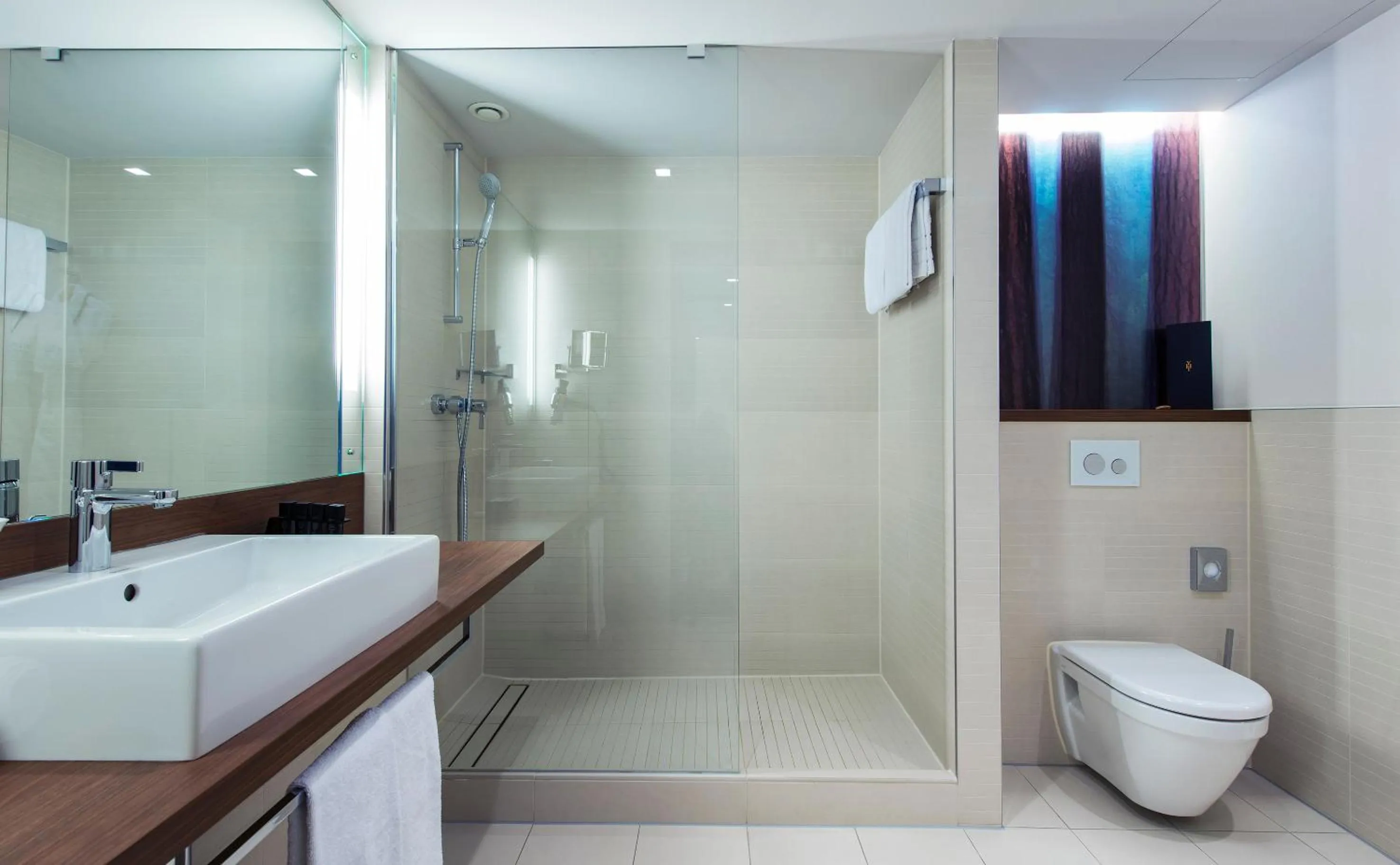 Shower in Meliá Düsseldorf