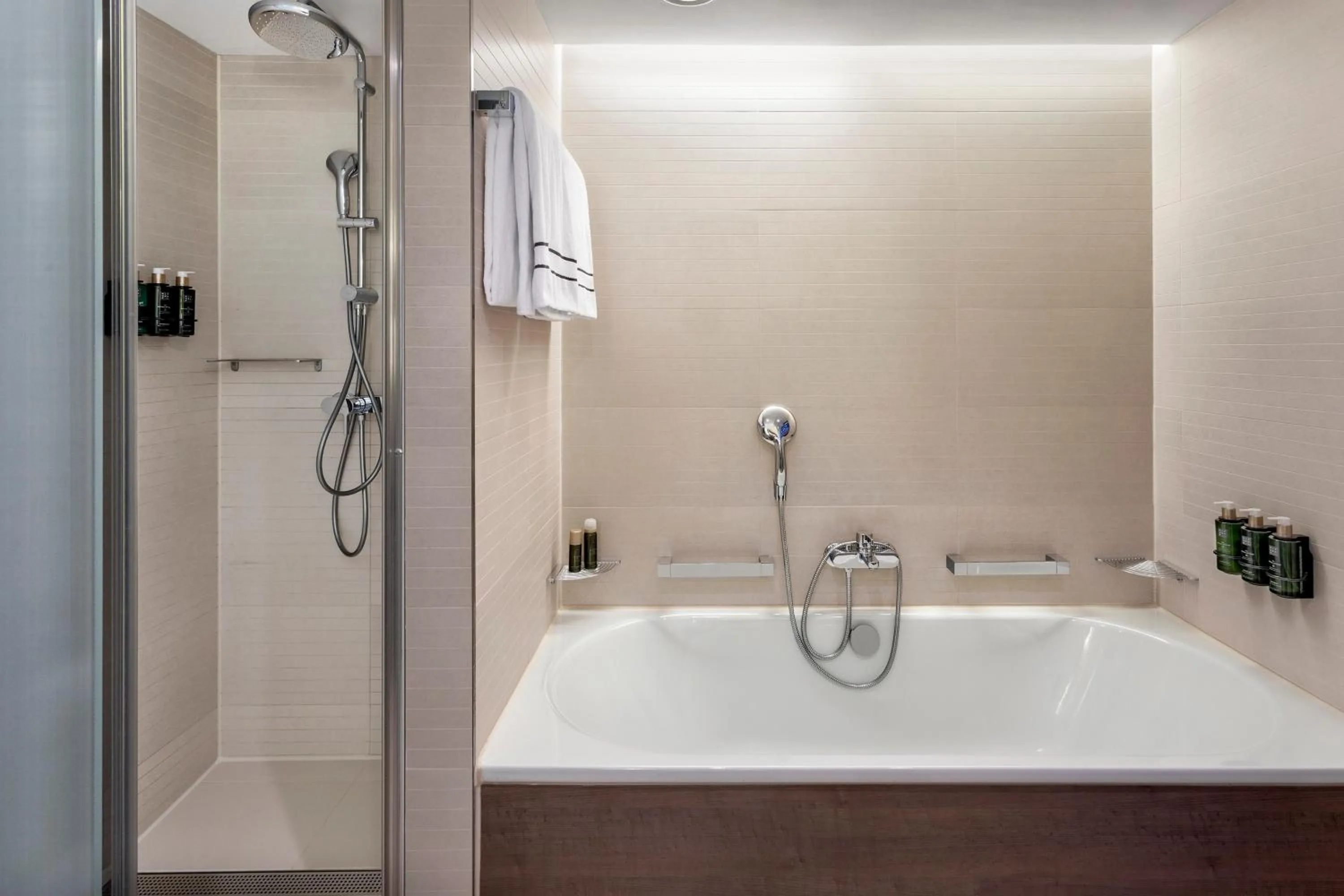 Bathroom in Meliá Düsseldorf