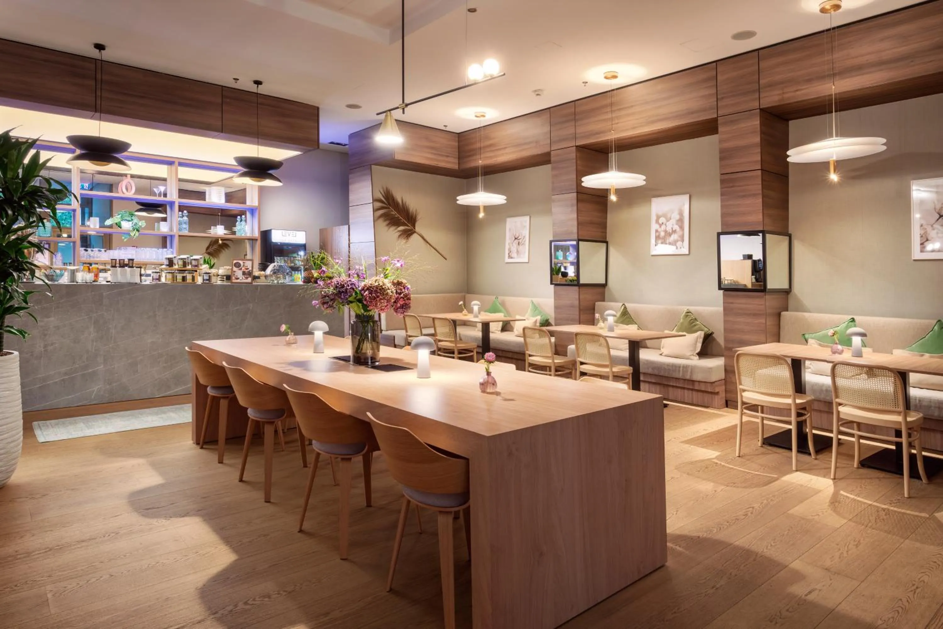 Restaurant/places to eat in Meliá Düsseldorf