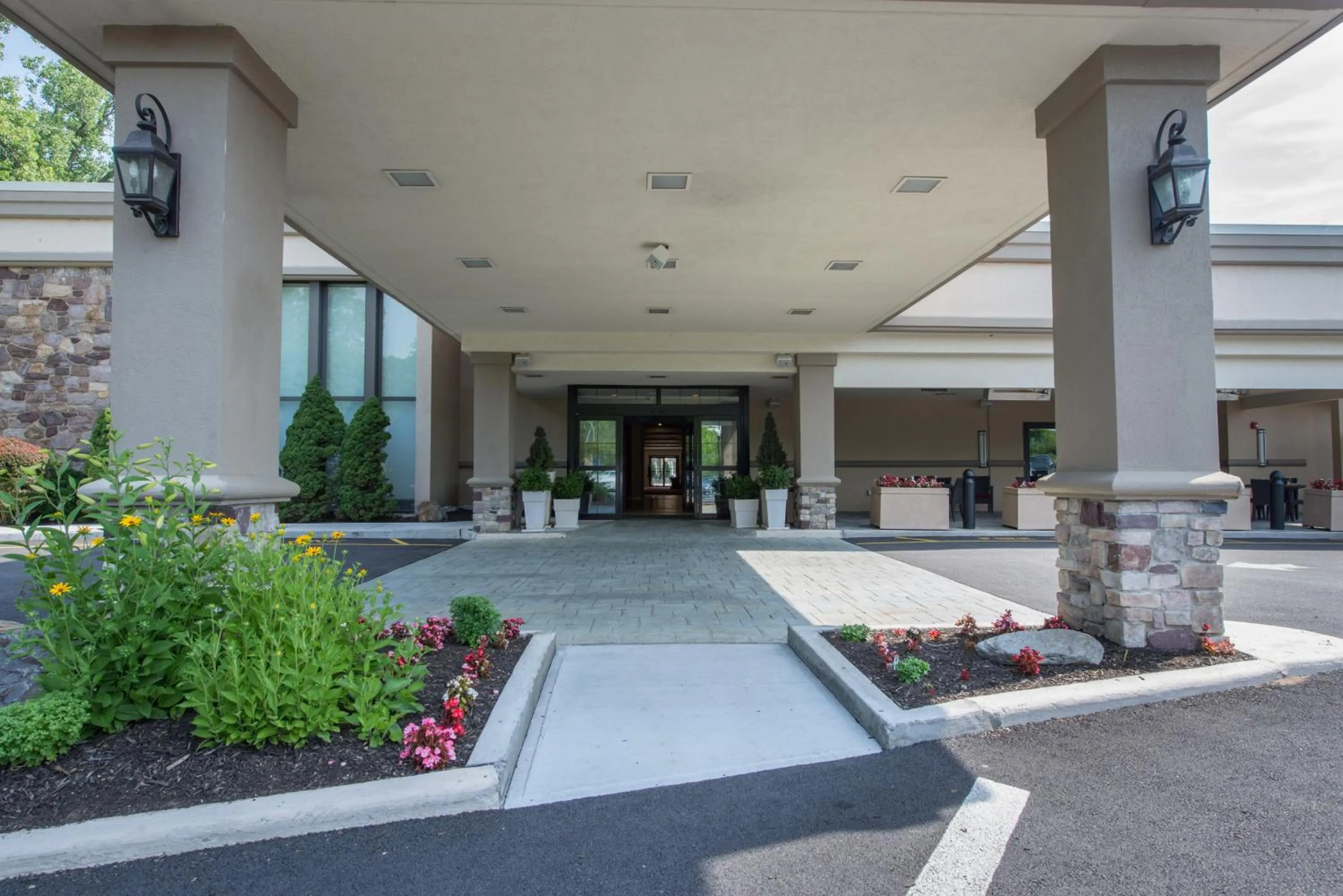 Facade/entrance in Hotel MTK Mount Kisco