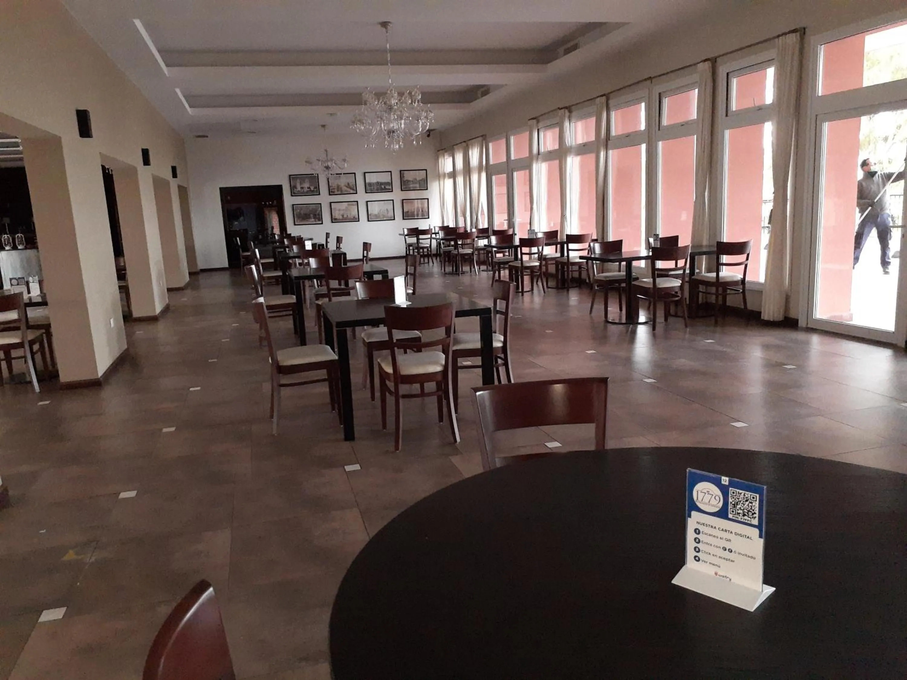 Restaurant/places to eat in Howard Johnson Chascomus