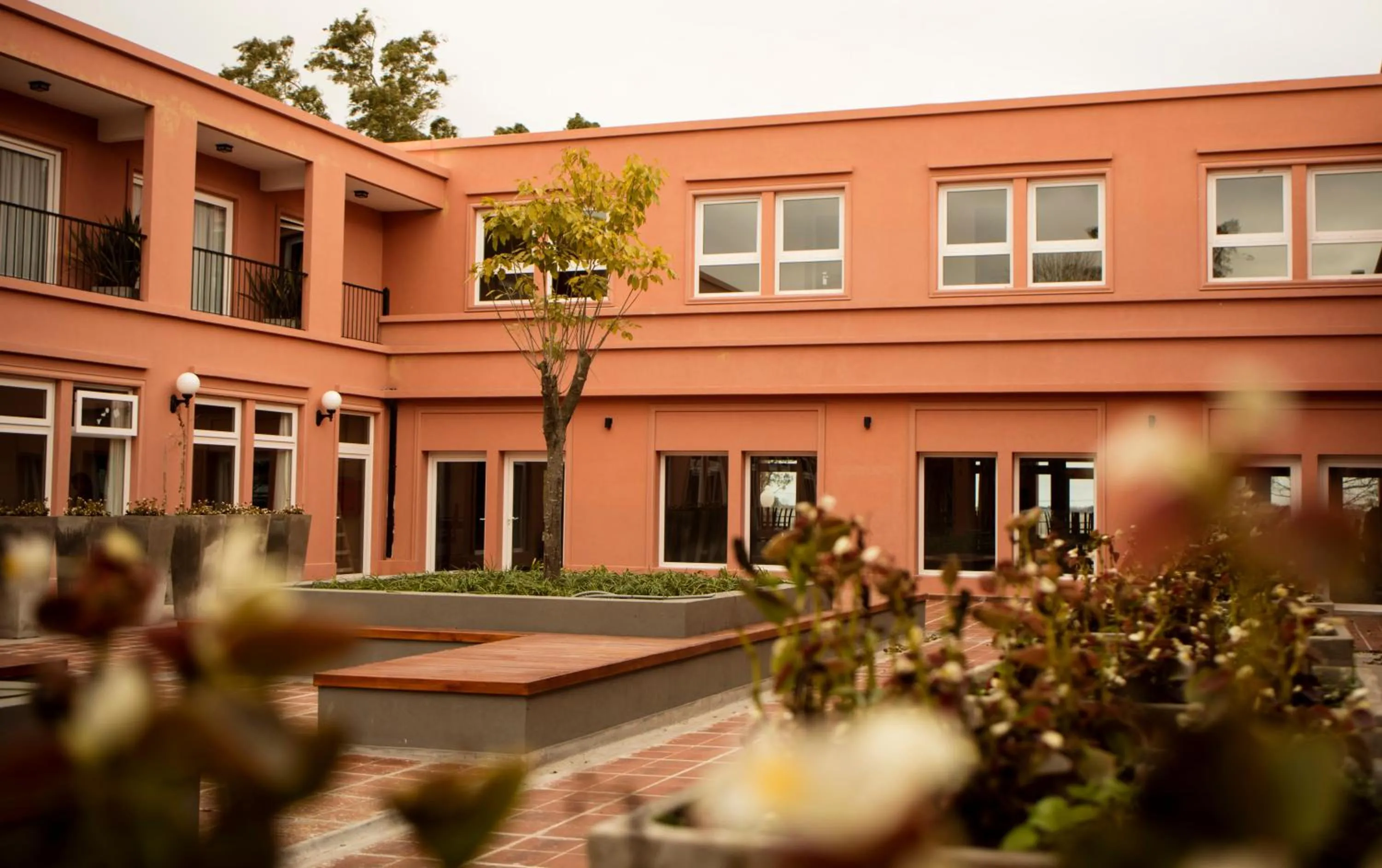 Property building in Howard Johnson Chascomus