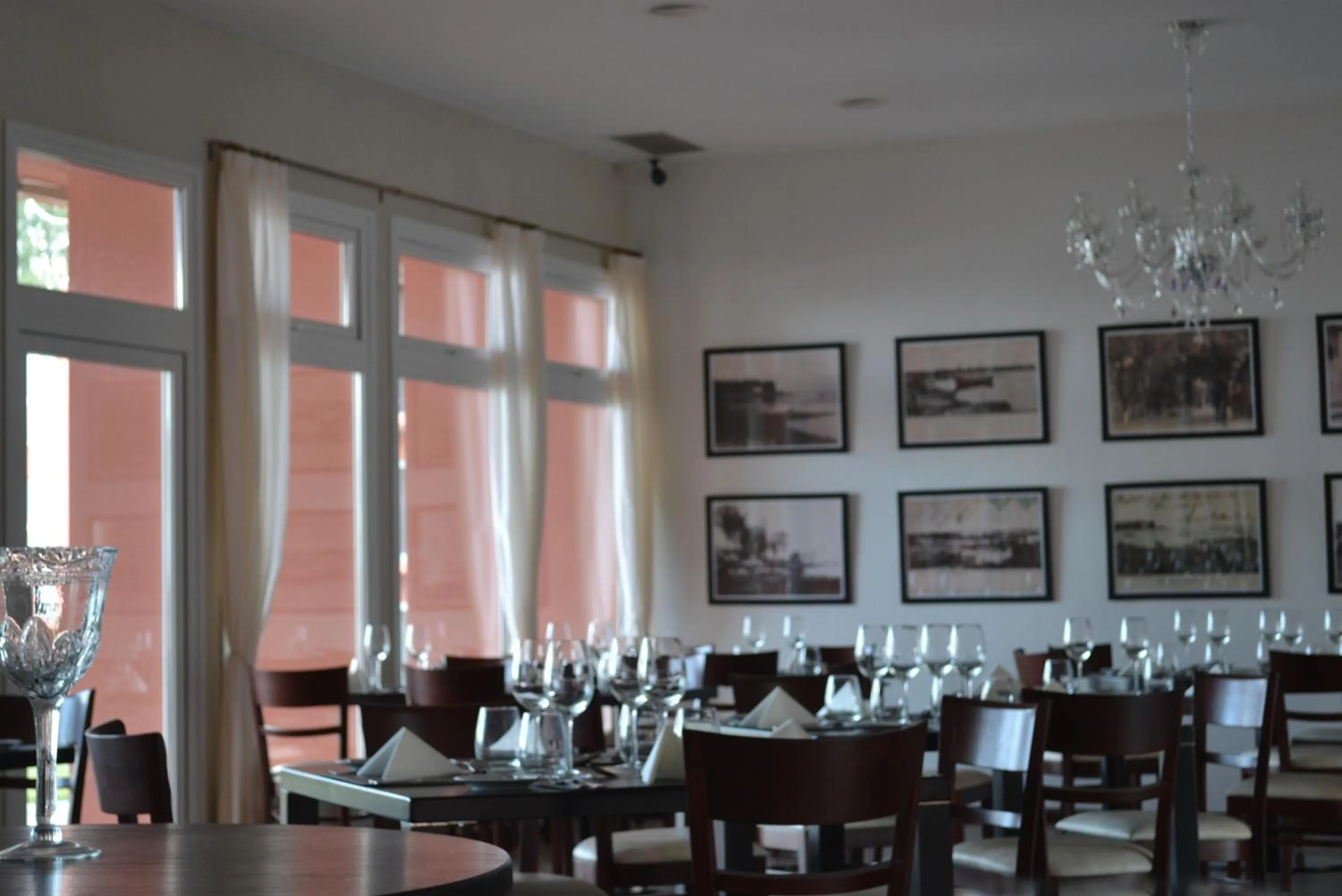 Restaurant/places to eat in Howard Johnson Chascomus