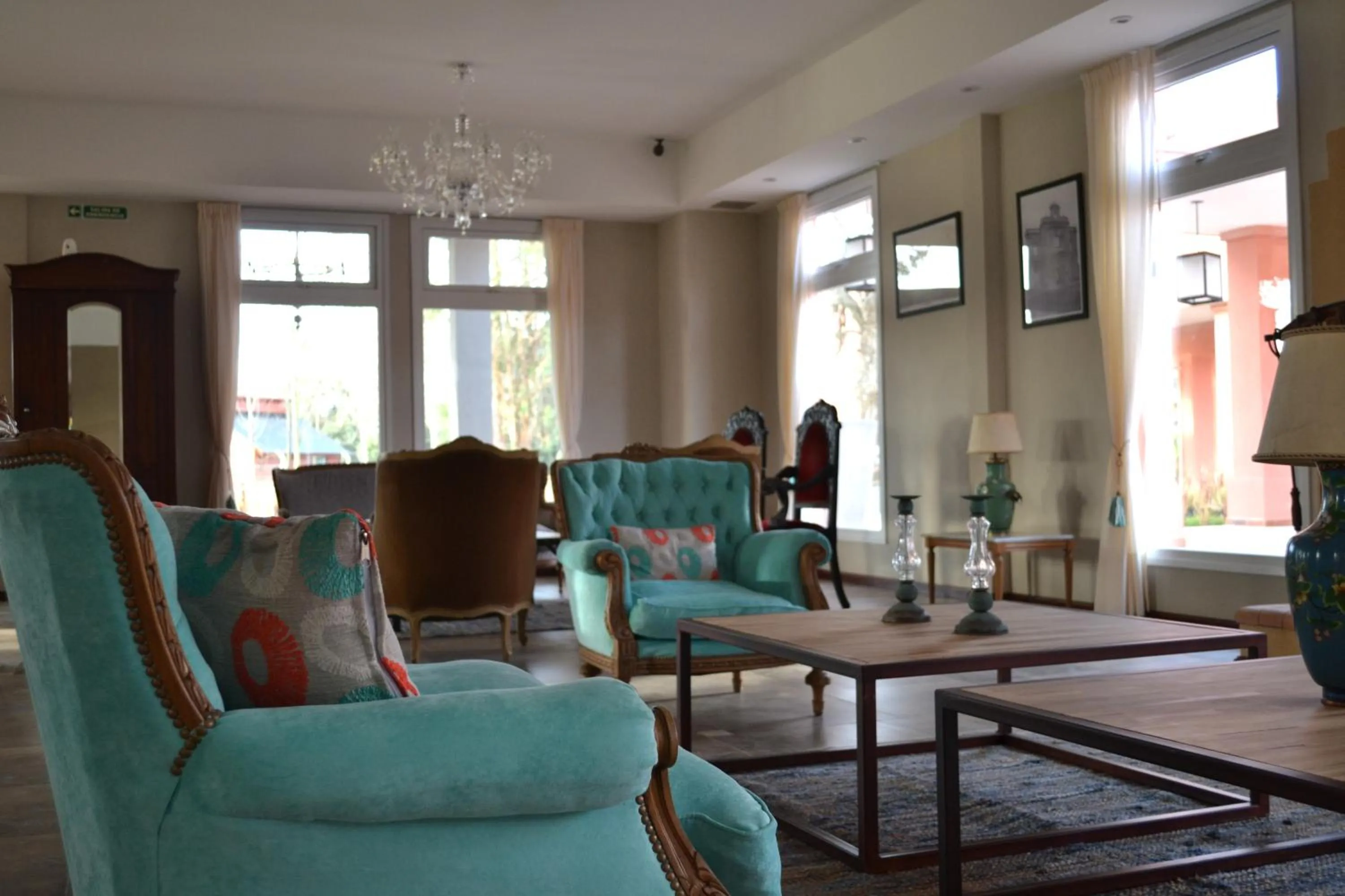 Lounge or bar in Howard Johnson Chascomus