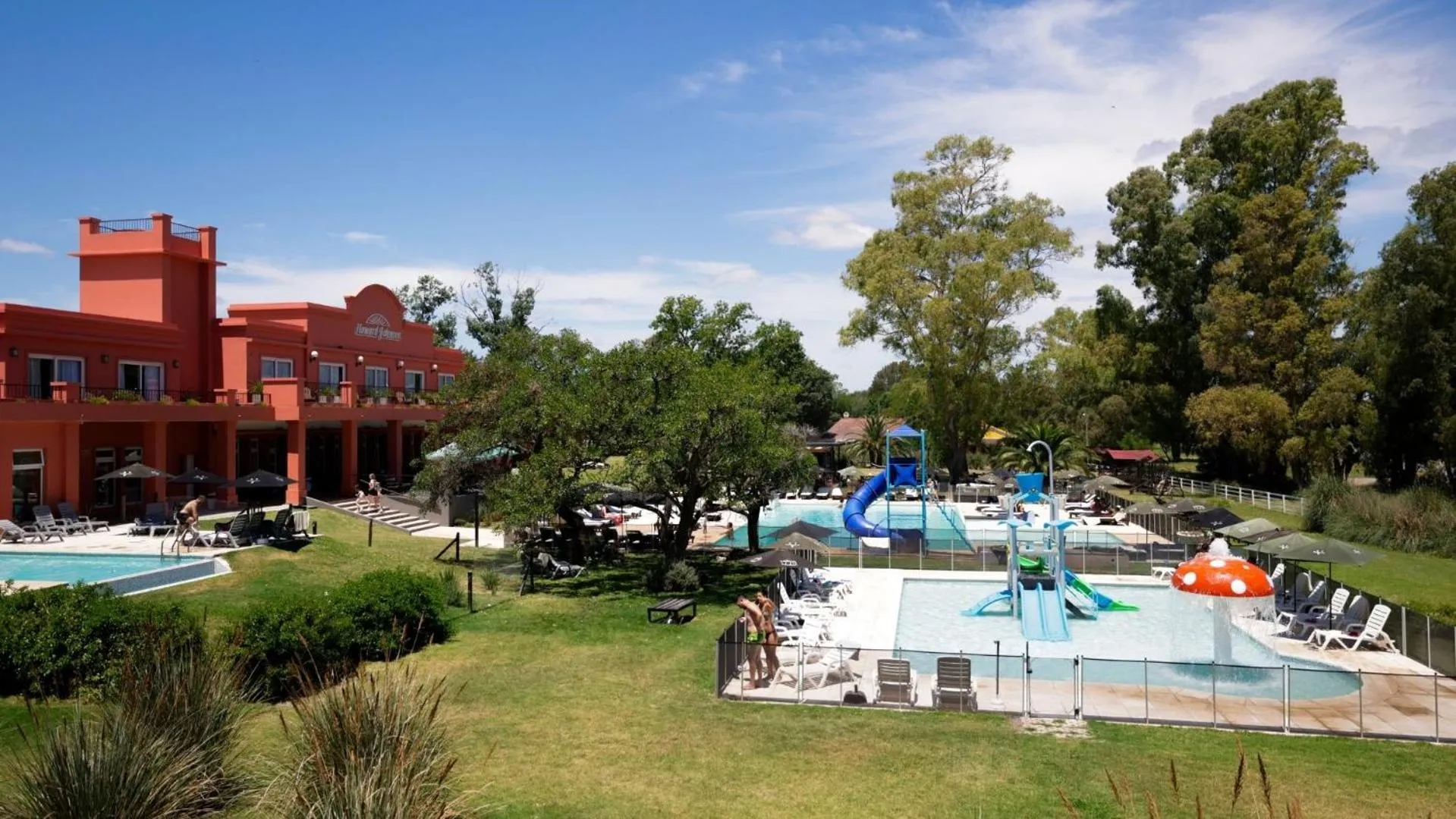 Day in Howard Johnson Chascomus