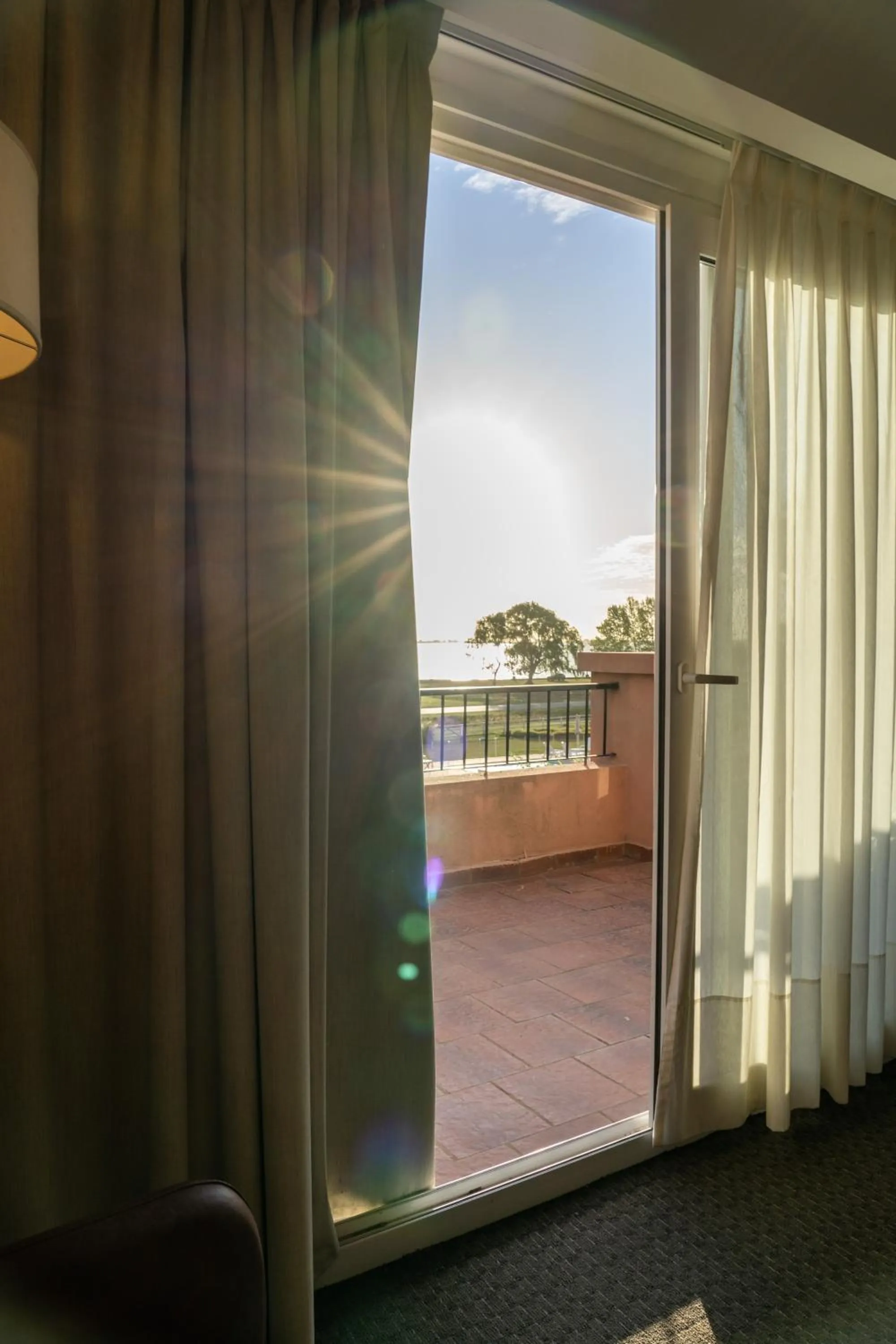 Property building in Howard Johnson Chascomus