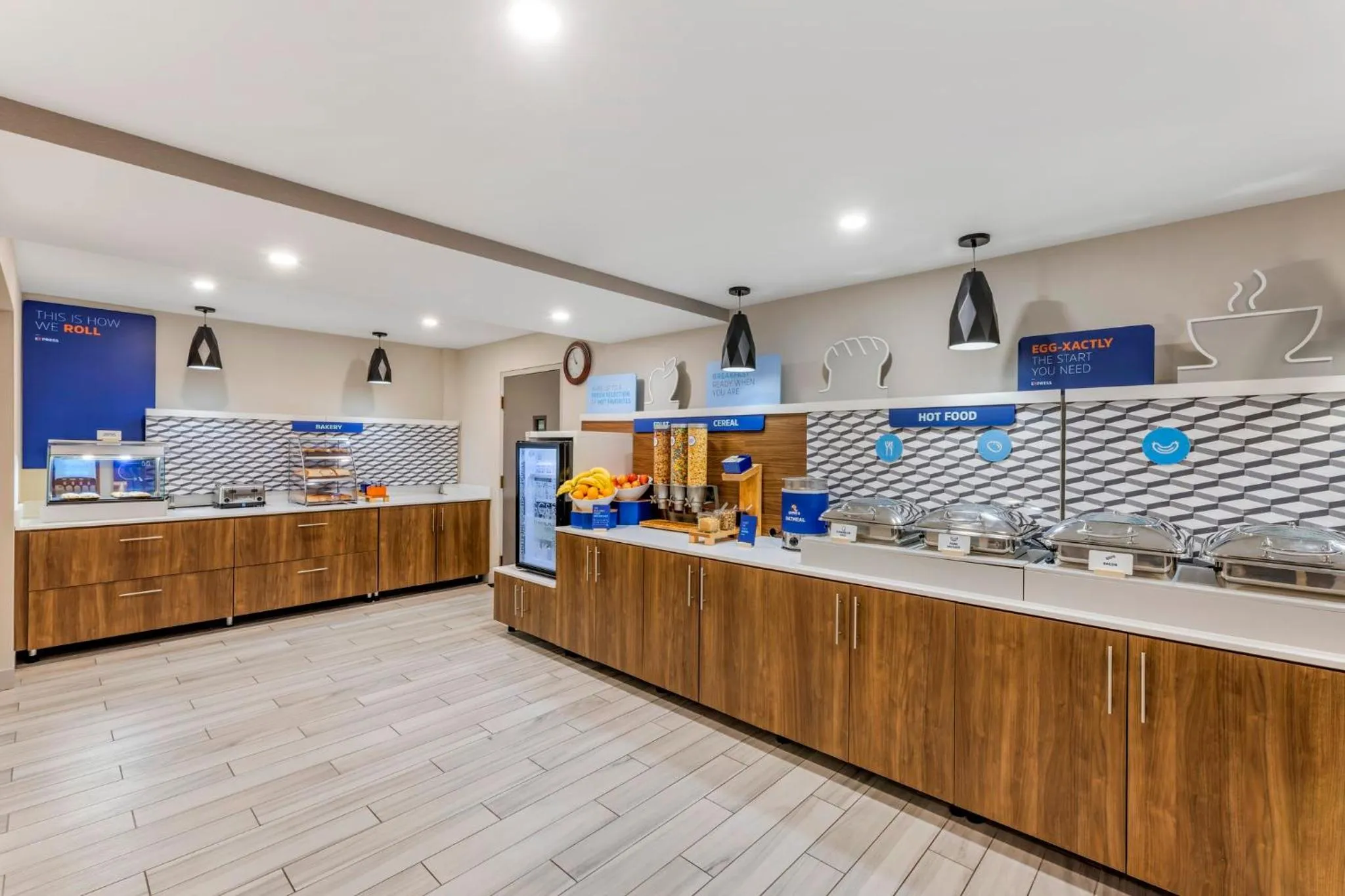 Breakfast in Holiday Inn Express Chicago-Downers Grove by IHG