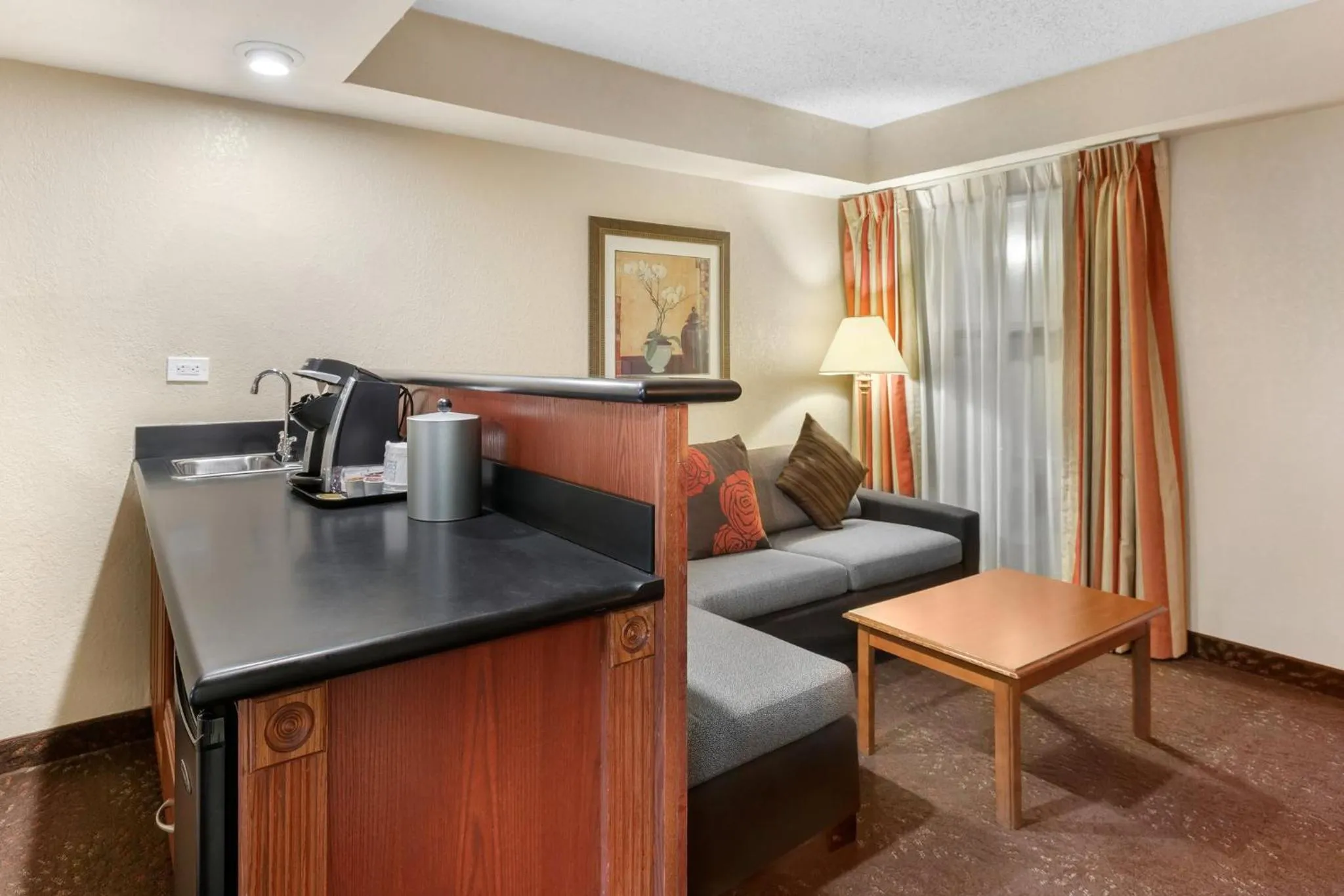 Photo of the whole room in Holiday Inn Express Chicago-Downers Grove by IHG