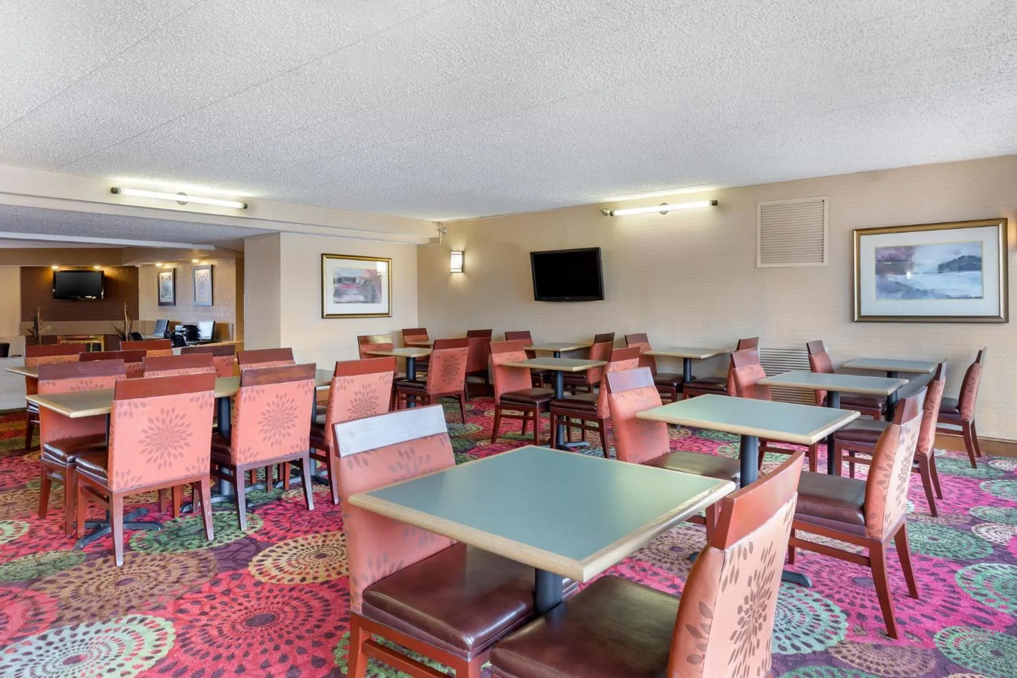 Breakfast in Holiday Inn Express Chicago-Downers Grove by IHG