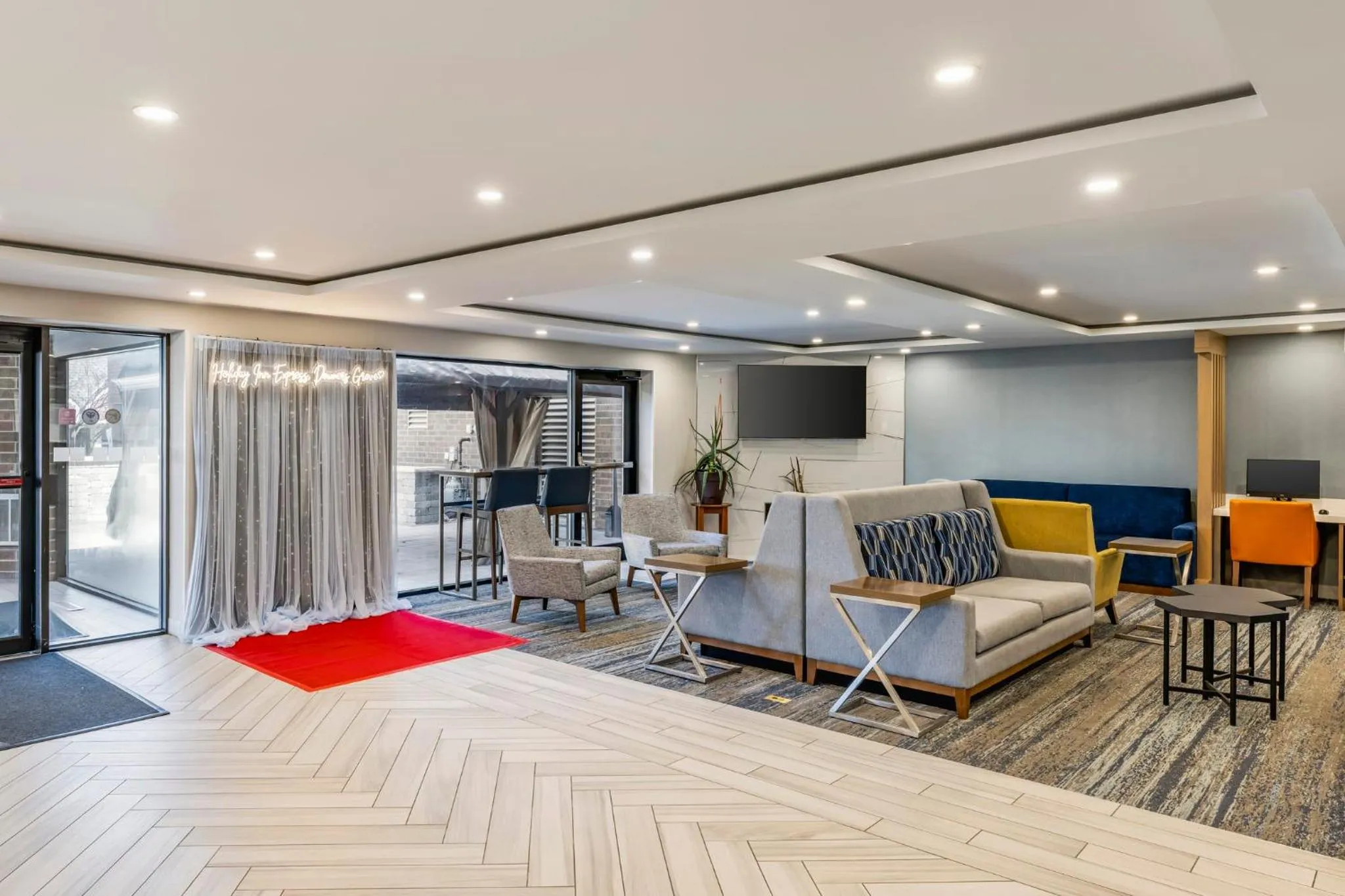 Property building in Holiday Inn Express Chicago-Downers Grove by IHG