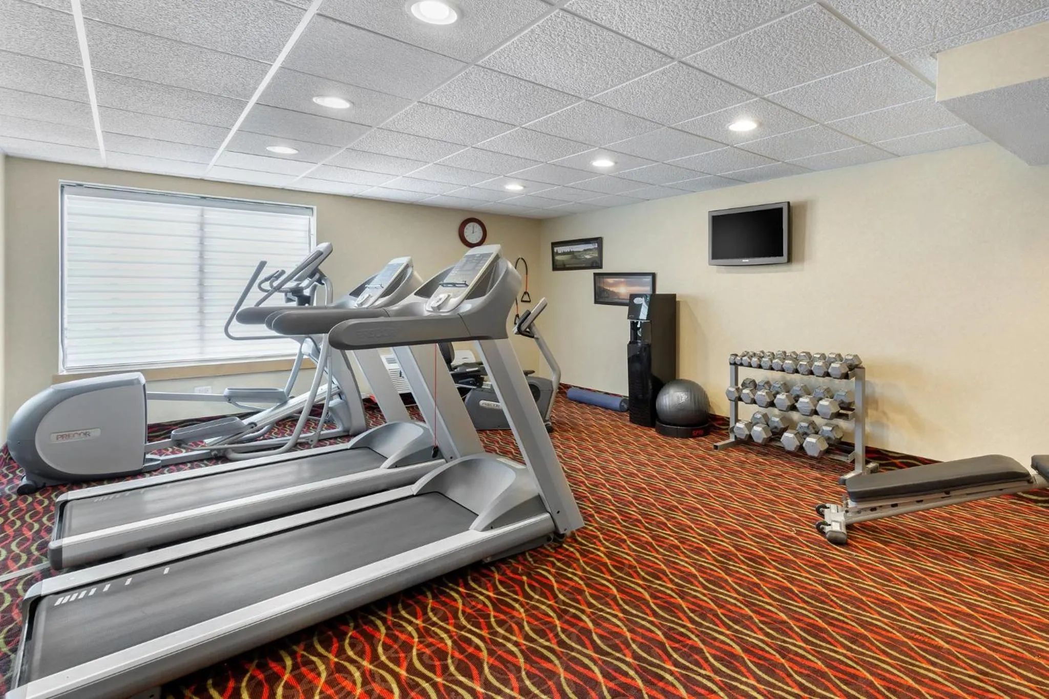Fitness centre/facilities in Holiday Inn Express Chicago-Downers Grove by IHG