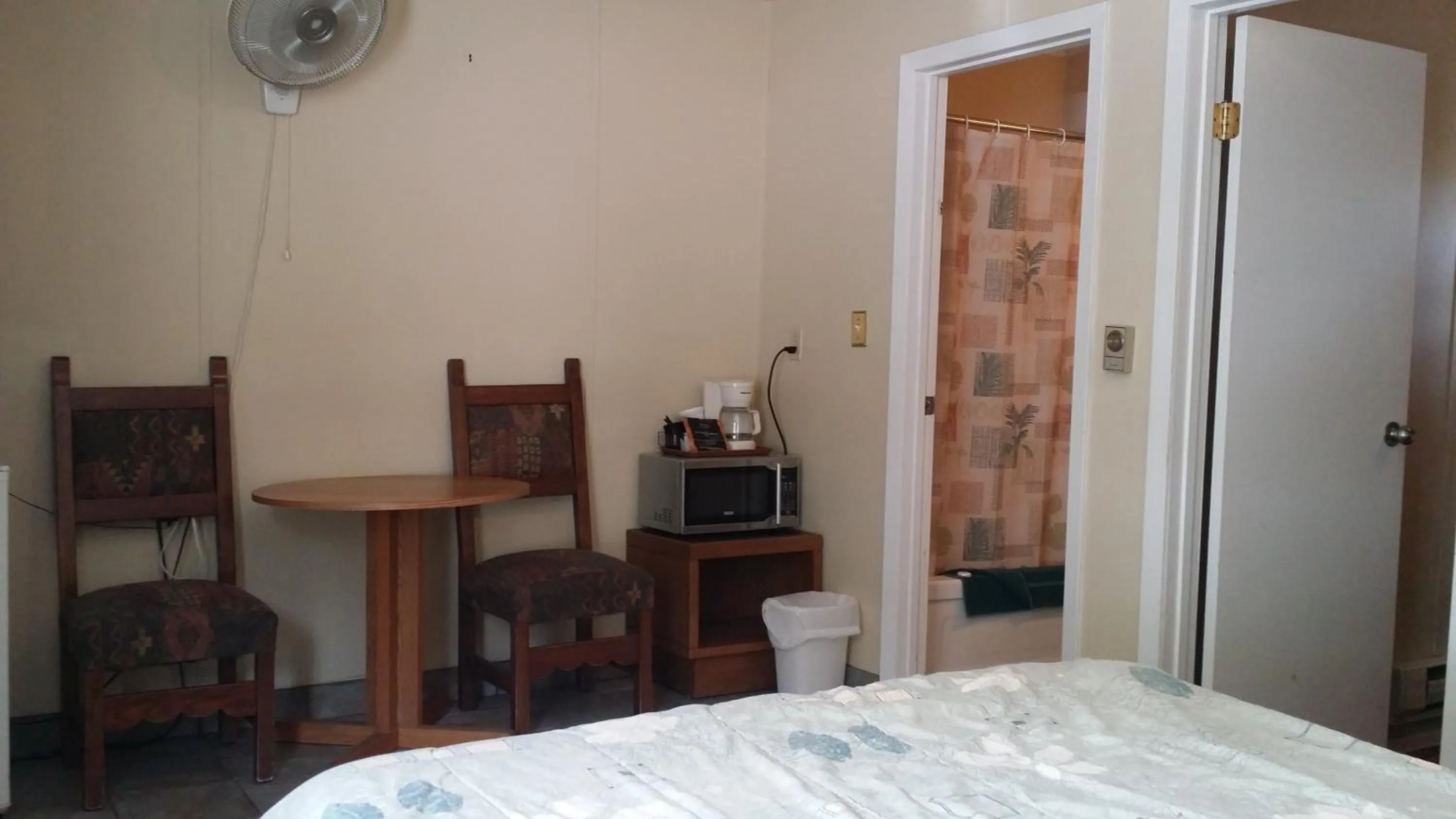 Bed in AppleTree Inn