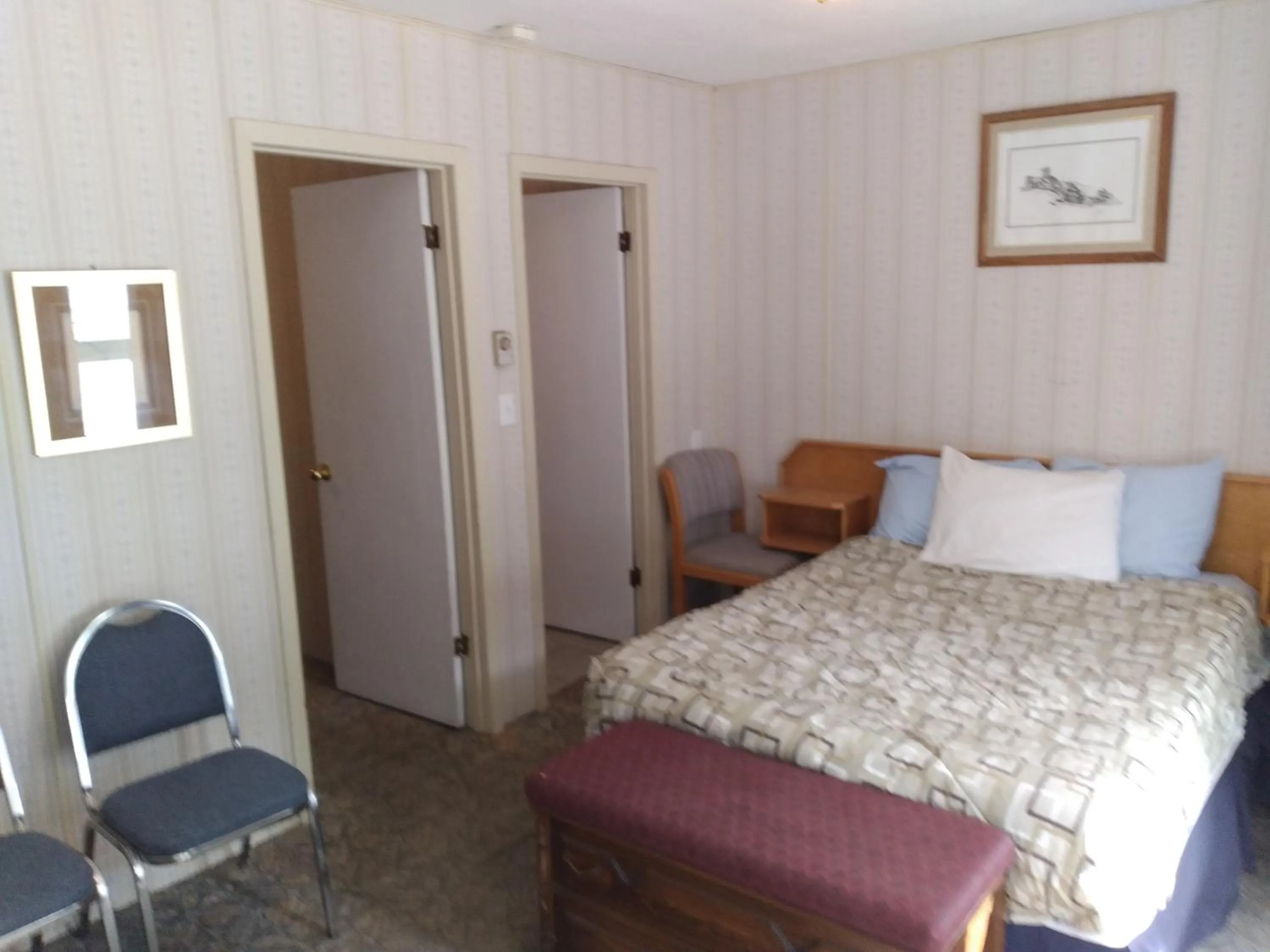 Bedroom, Bed in AppleTree Inn